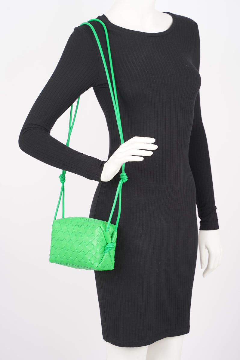 Candy Loop Leather Crossbody Bag in Green - Bottega Veneta