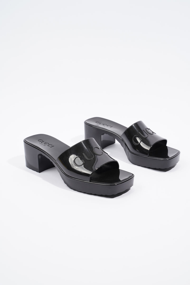 Gucci rubber cheap slide sandal black