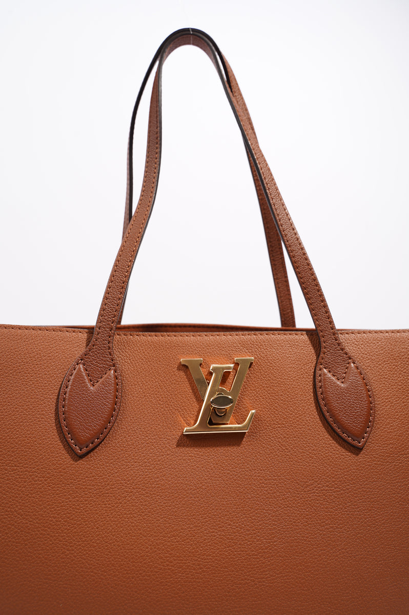 LOUIS VUITTON My Lockme Chain Leather Shoulder Bag Chataigne