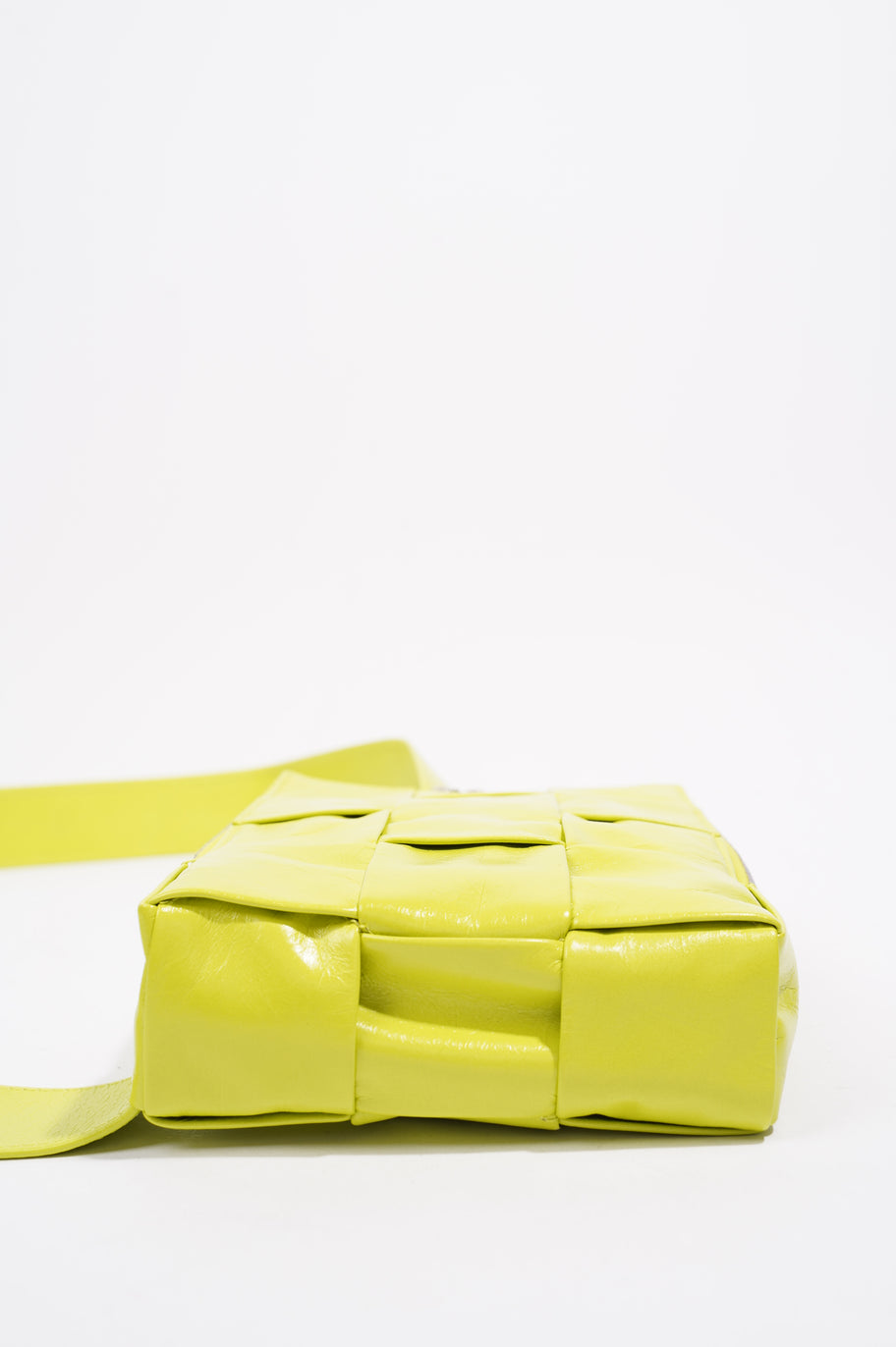 Bottega Veneta Mens Cassette Sling Bag Kiwi Green Image 10