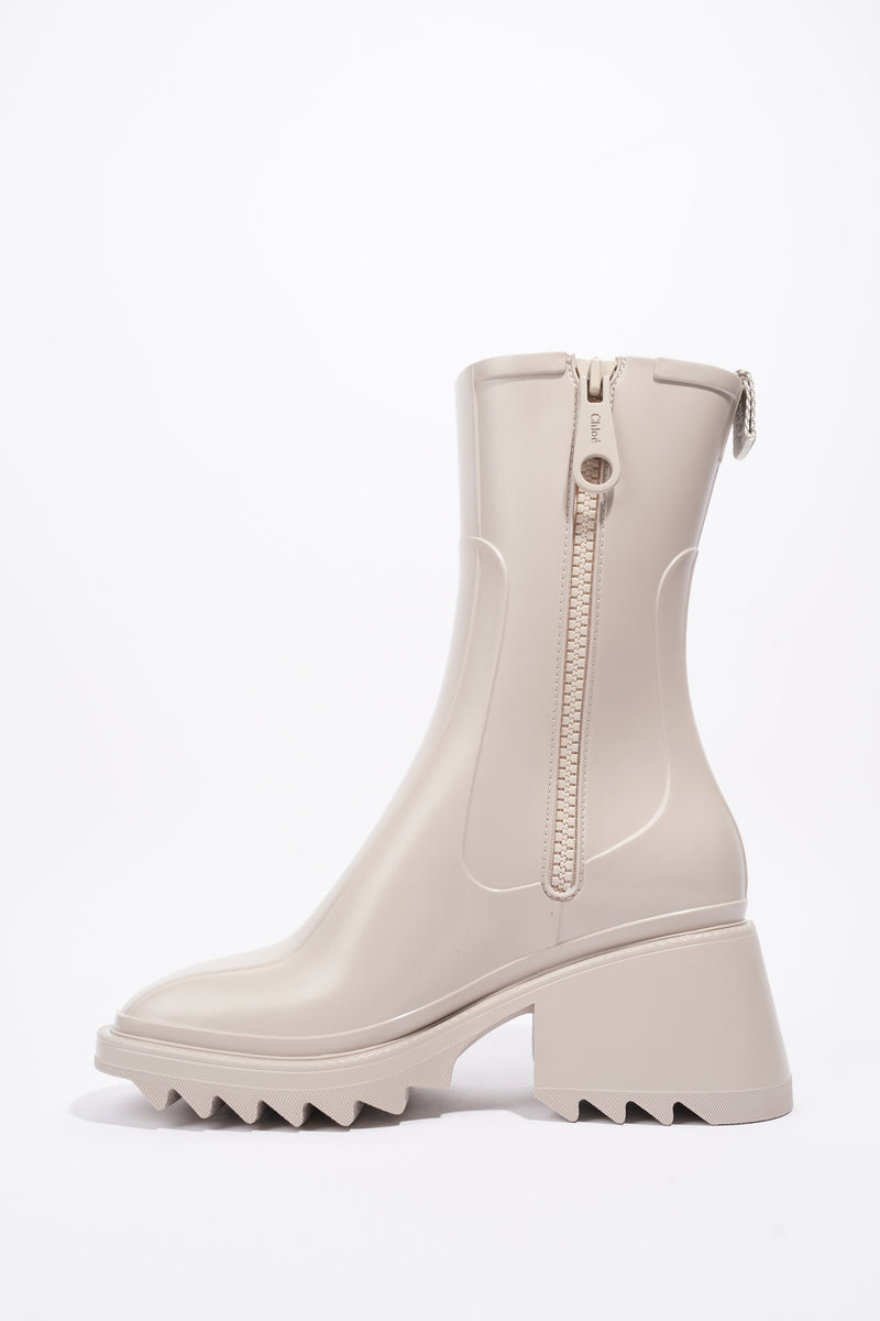 Boots chloe online beige