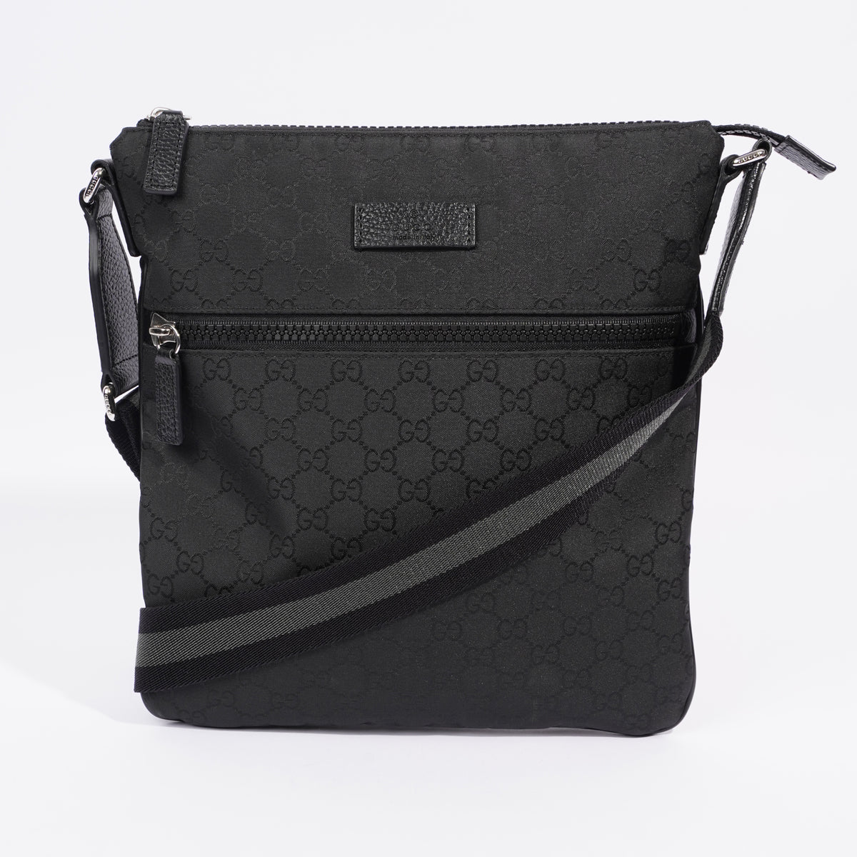 Gucci gg black discount messenger