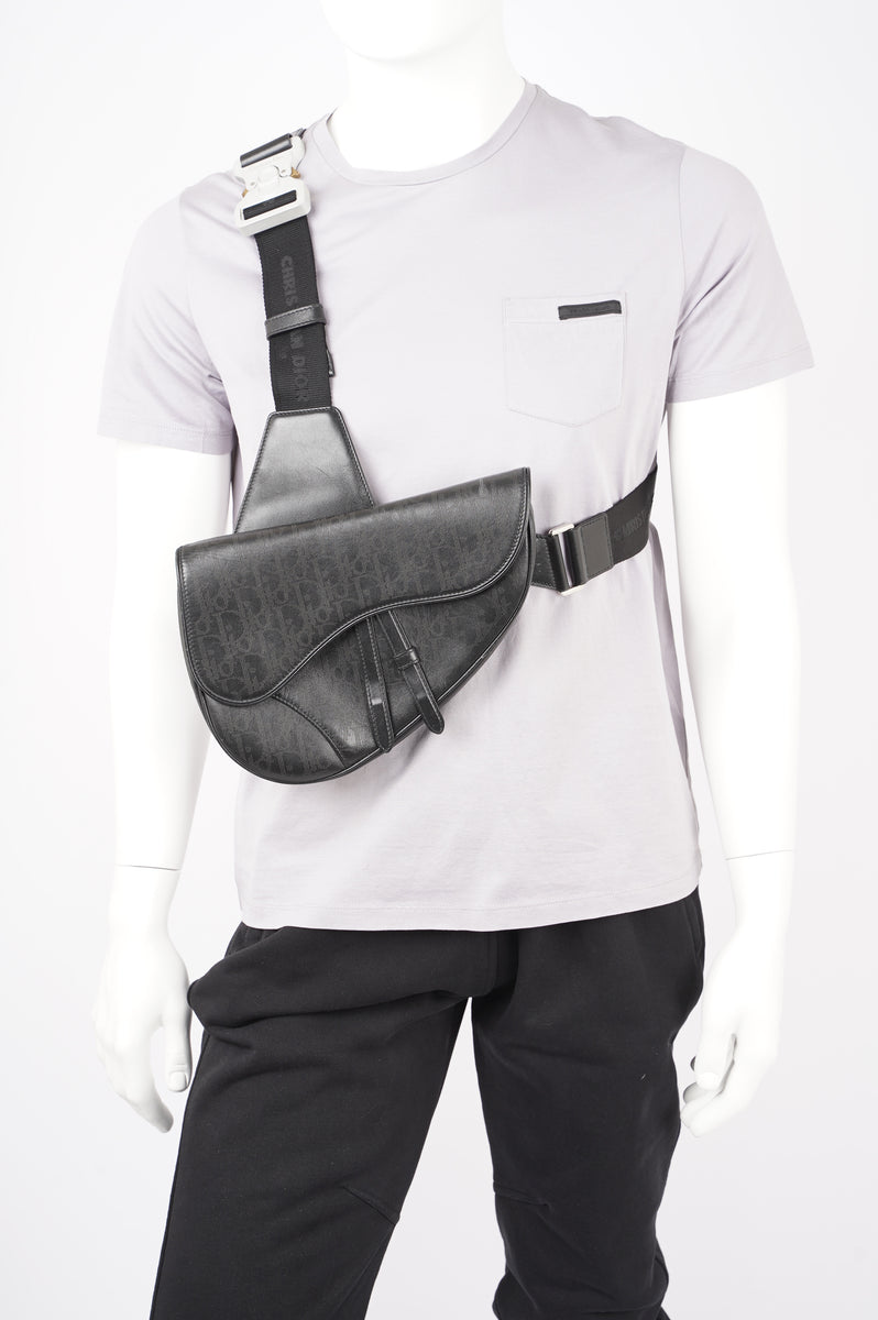 Saddle leather bag Dior Homme Black in Leather - 34043544