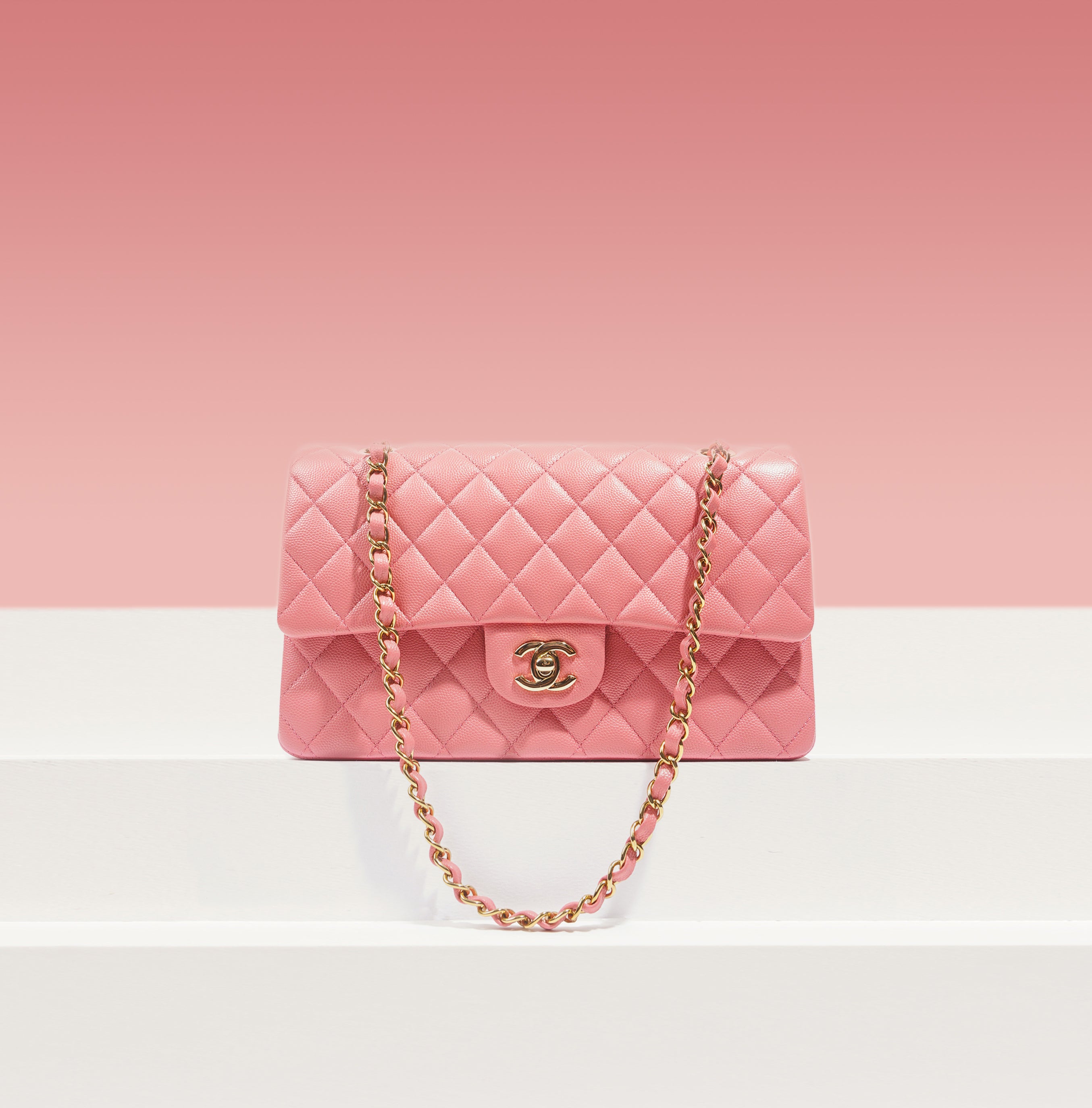 What's In My Bag?! Pink Chanel Medium Flap