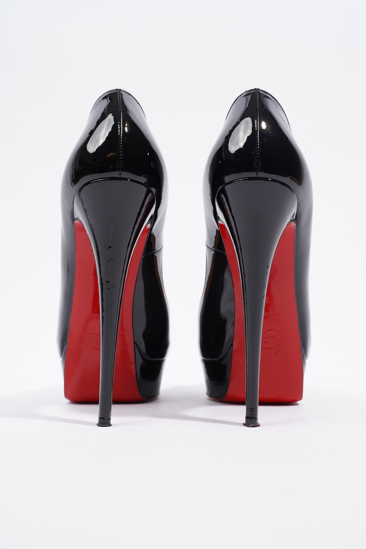 Patent leather hot sale red bottoms