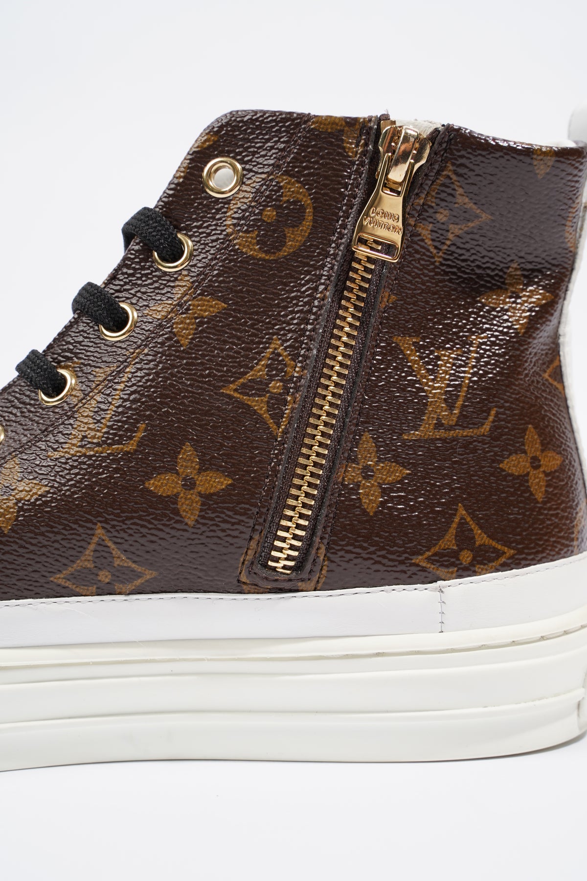 Louis Vuitton Stellar Line High Top Brown Monogram / White Leather EU 40 Uk  6 ref.1040453 - Joli Closet