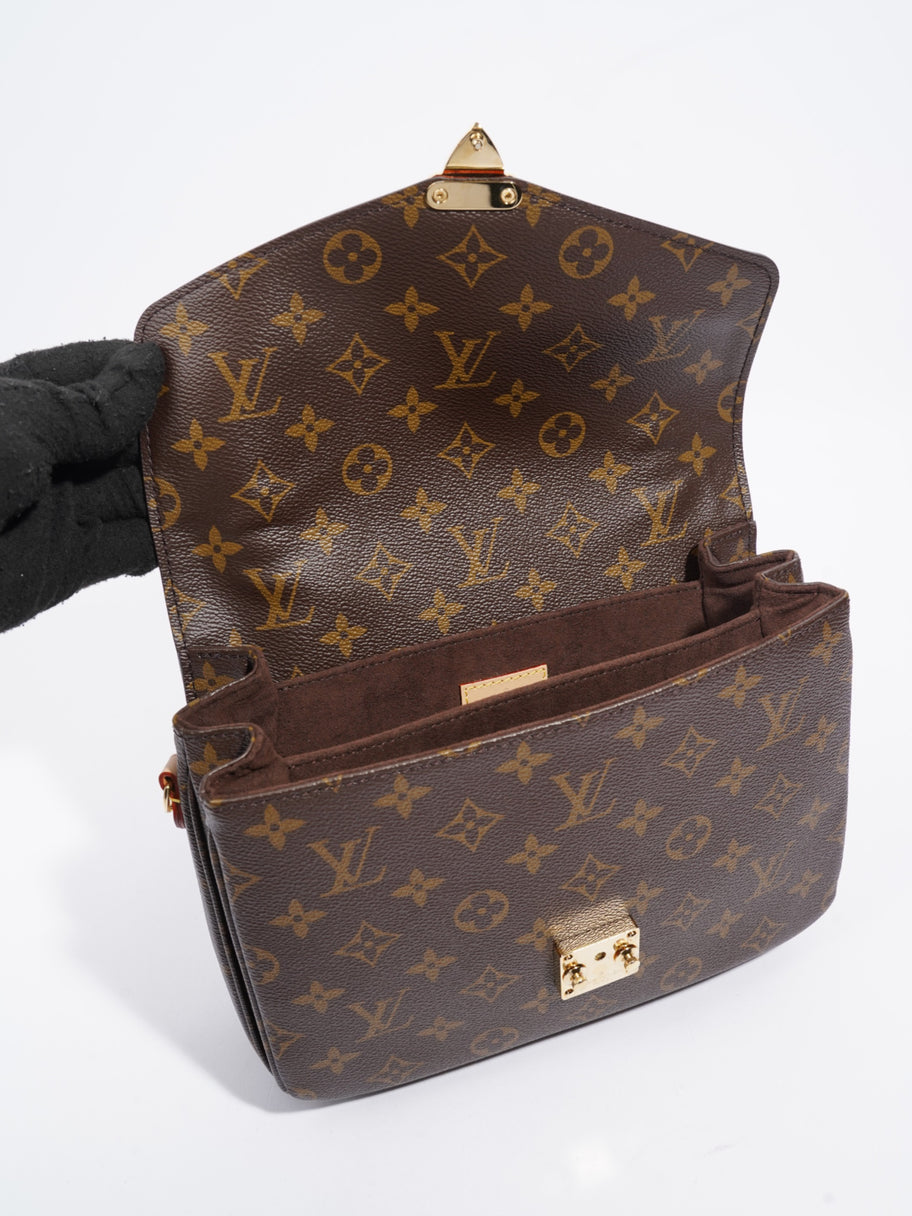 Louis Vuitton Pochette Metis Monogram Coated Canvas Image 7