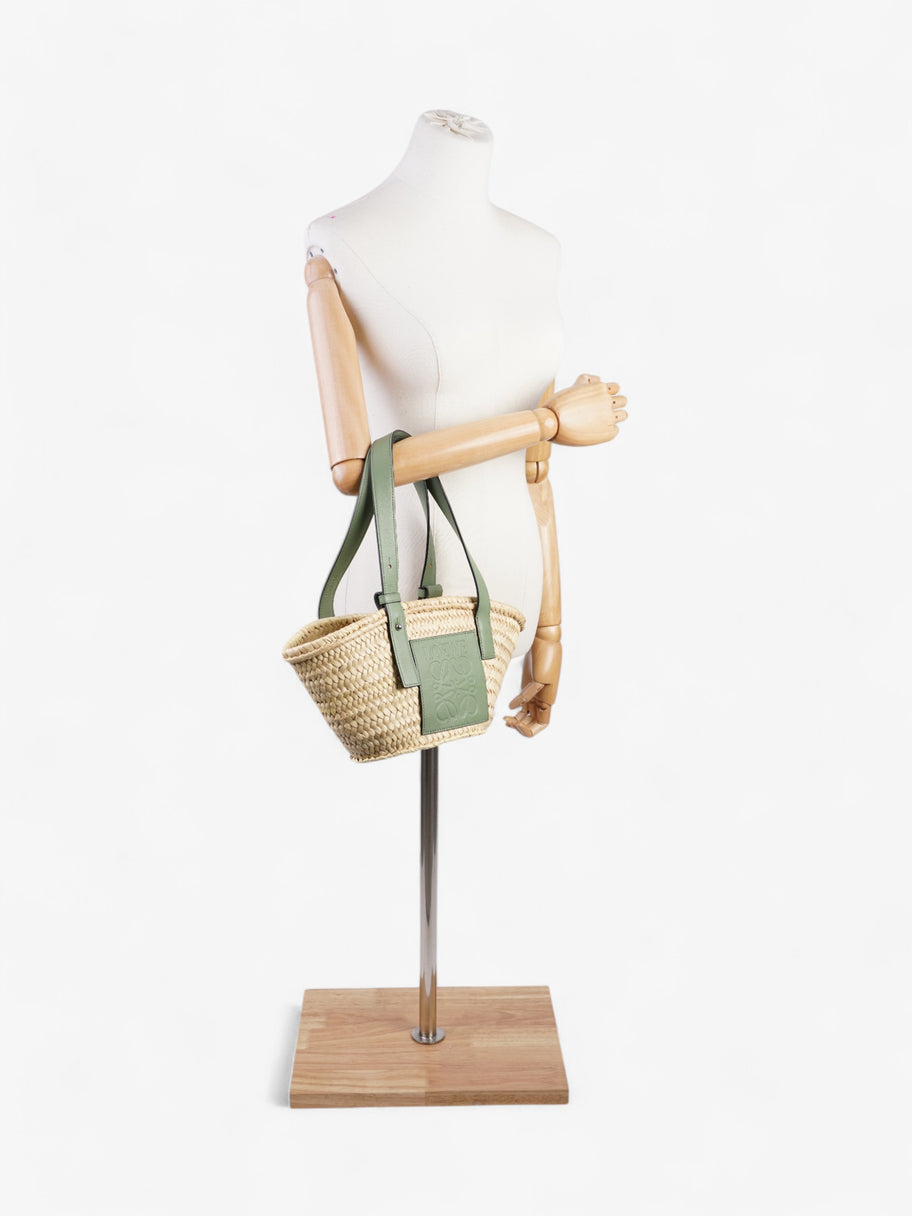 Loewe X Paulaís Ibiza Basket Bag Straw  / Green Straw Image 4