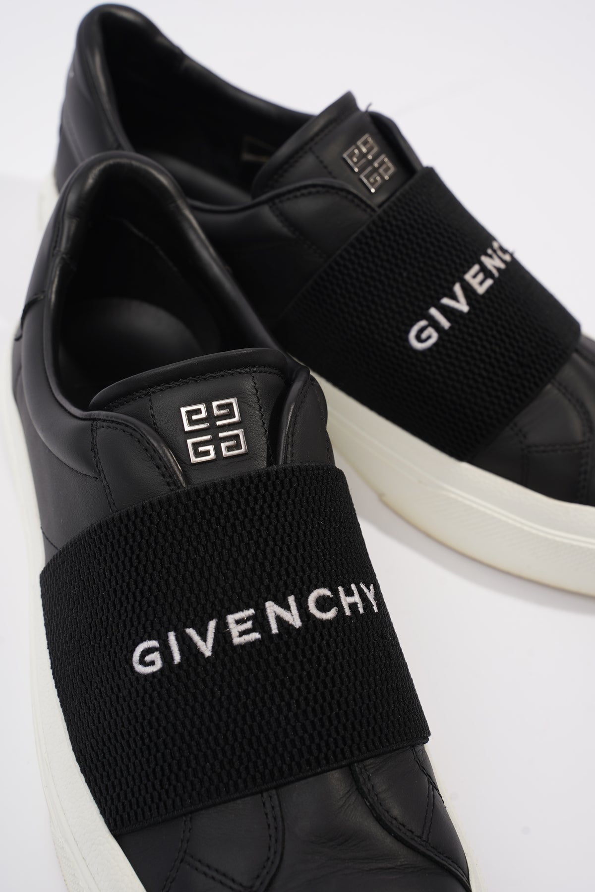 Givenchy black elastic on sale urban knots sneakers