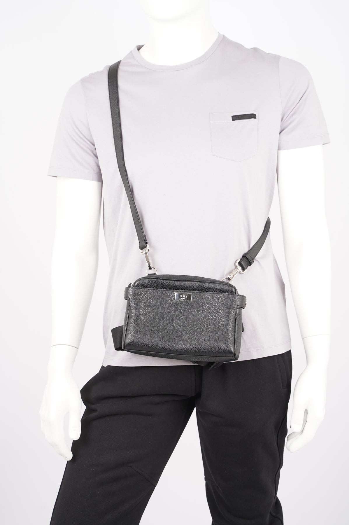 Fendi Mens Peakaboo Bum Bag Black Leather – Luxe Collective
