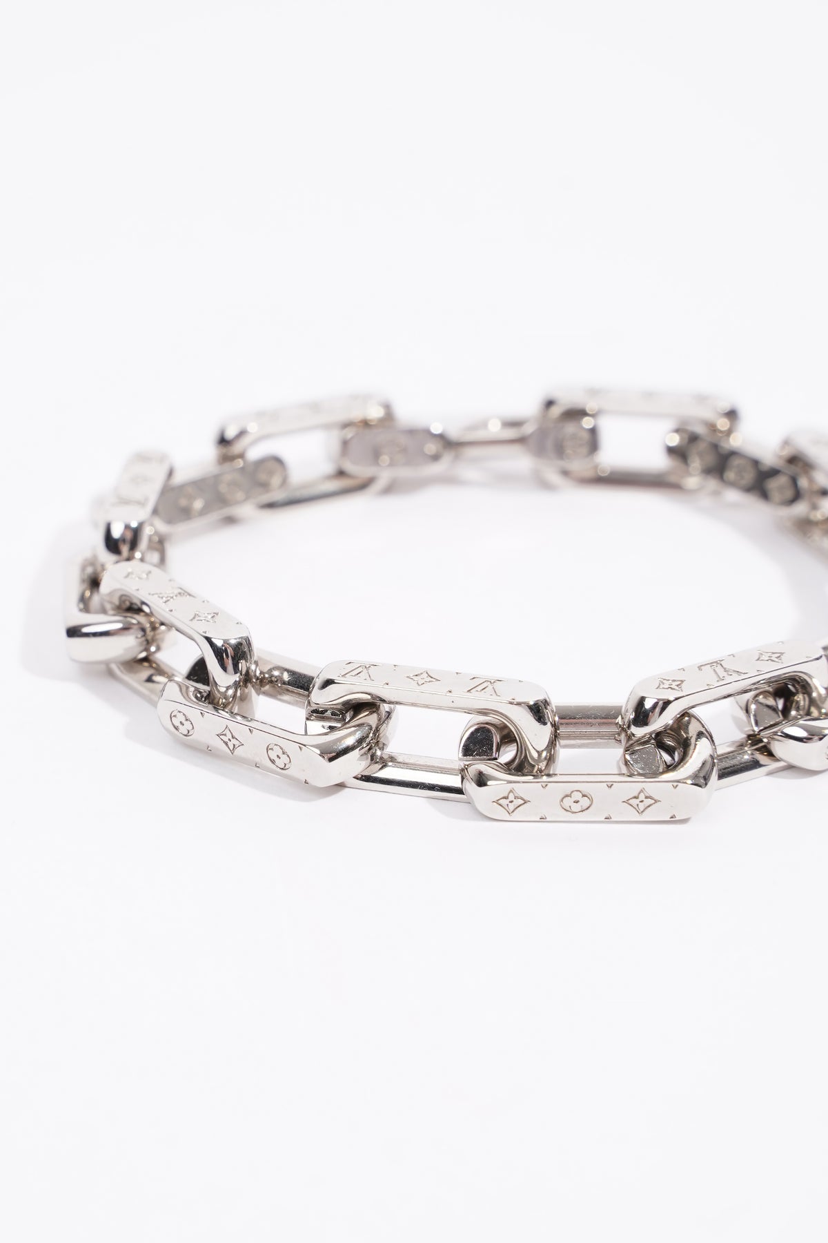 LOUIS VUITTON Bracelet Bangle Chain Links LV M69988 Silver Metal 2022SS  Size M | eBay