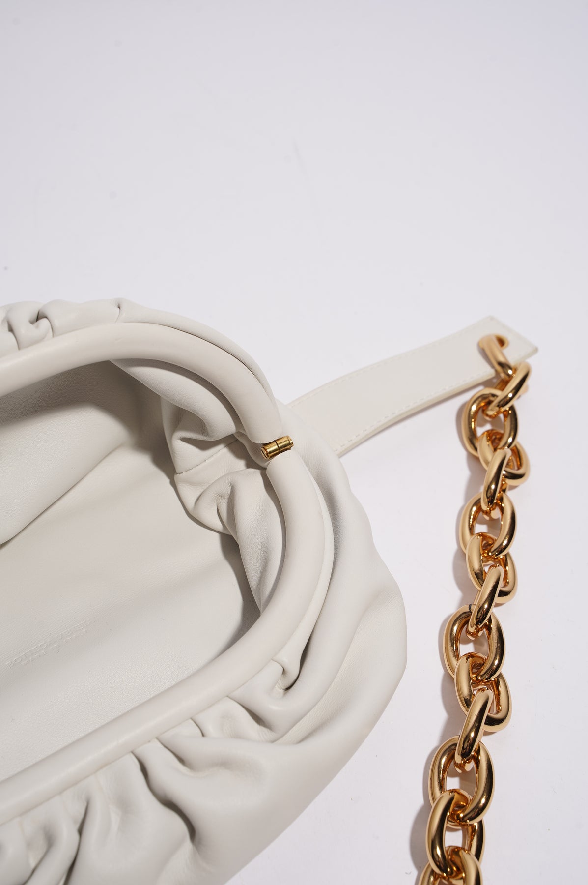 Bottega Veneta 'the Chain Pouch' Belt Bag in White