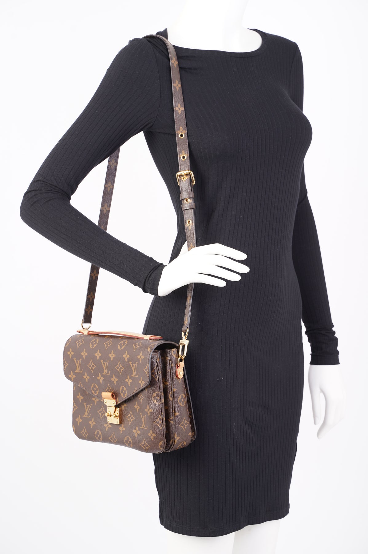 Louis Vuitton Pochette Metis Bag – Bagaholic