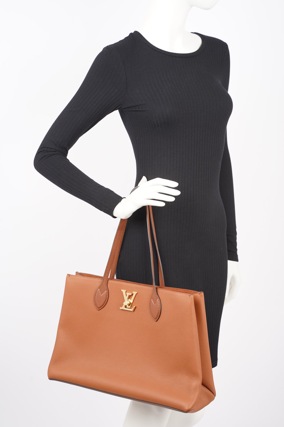 Louis Vuitton Womens Lockme Shopping Bag Chataigne – Luxe Collective