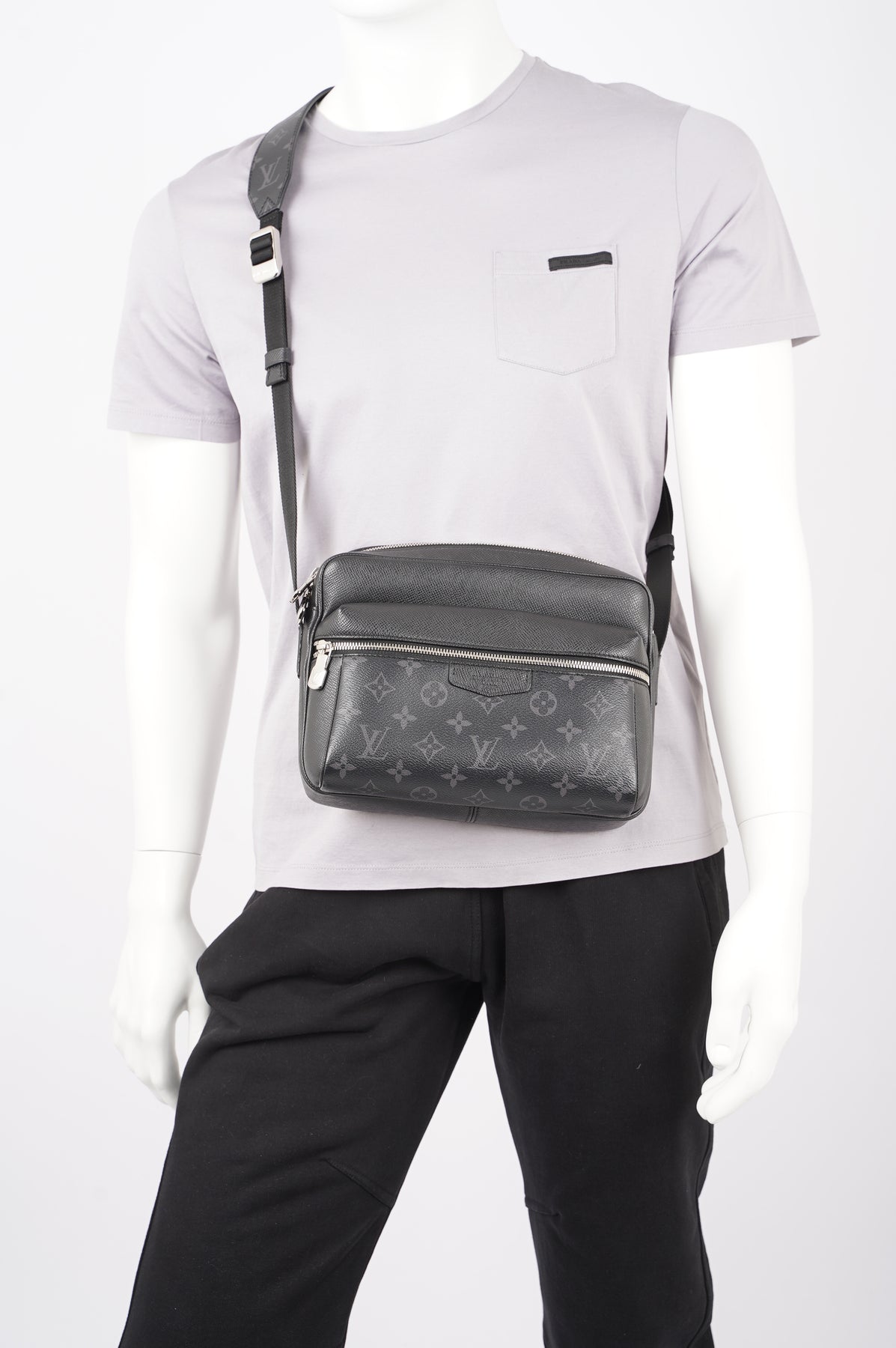 Louis Vuitton Mens Outdoor Messenger Bag Monogram Eclipse – Luxe Collective