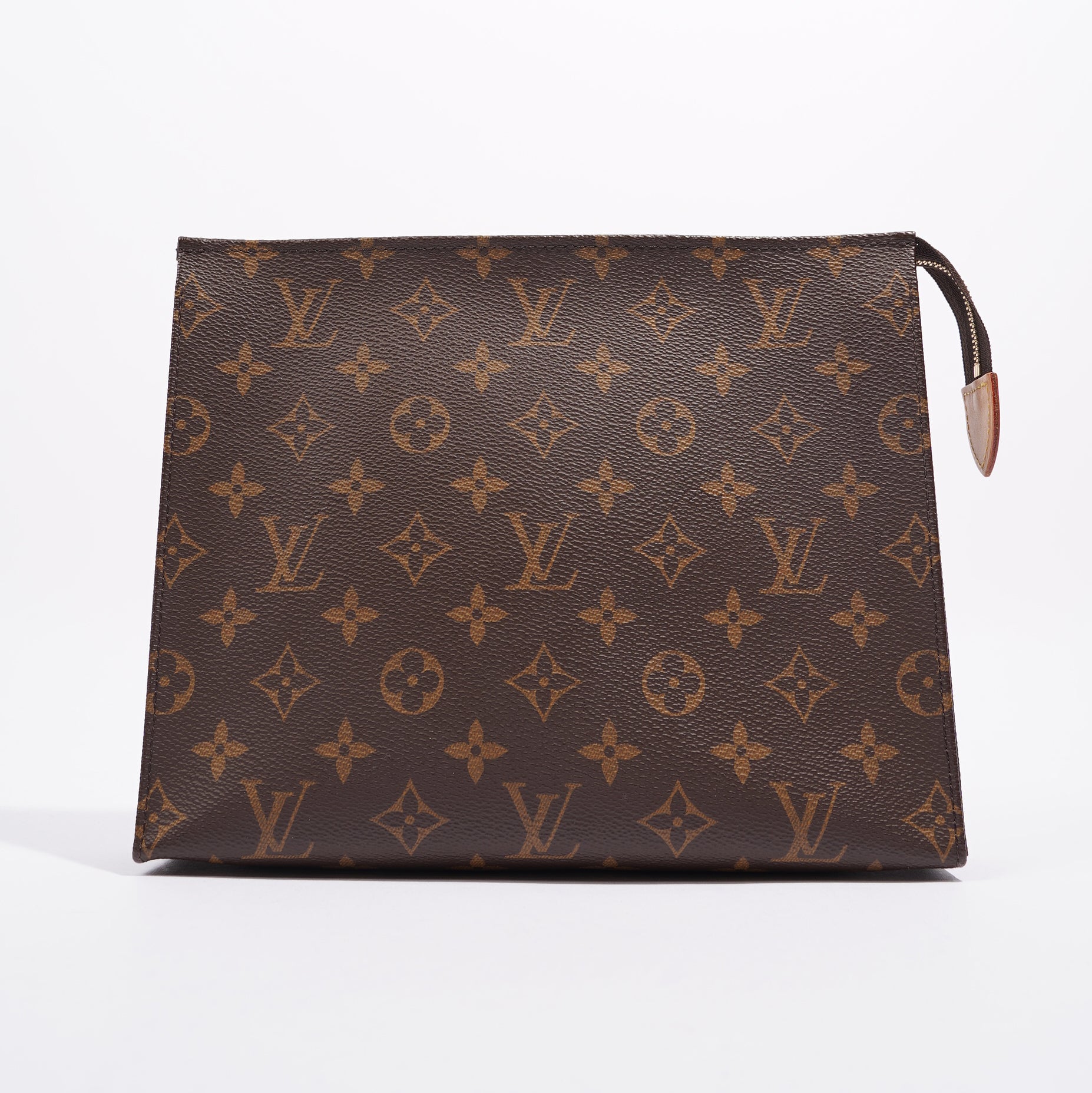 Lv toiletry outlet pouch 26 selfridges