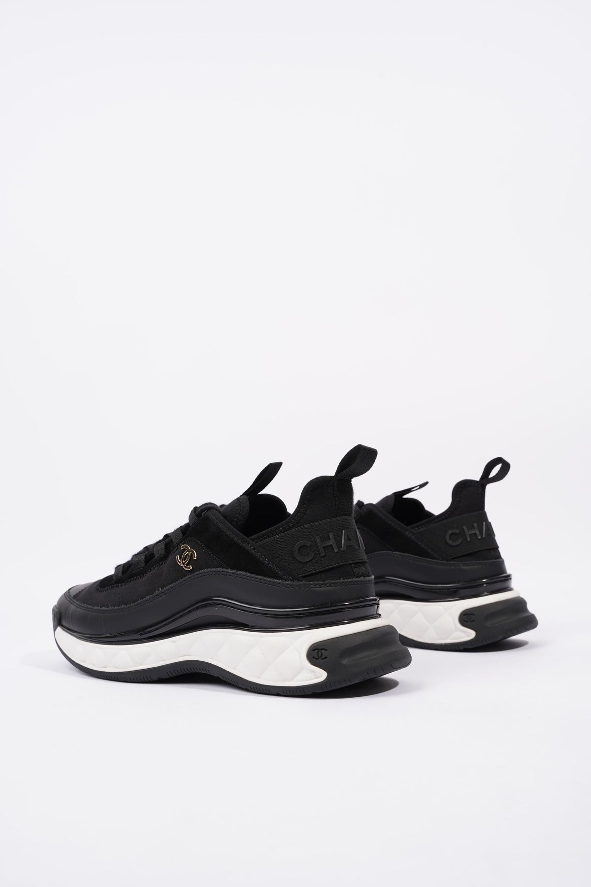 Pre Owned Women's Velvet Calfskin Mixed Fibers Chanel Sneakers size 38 Black
