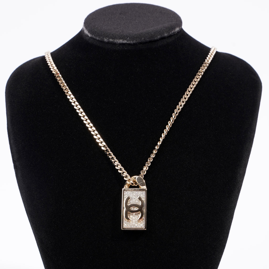 Chanel CC Dog Tag Pendant Necklace Gold Finish Base Metal / Crystals 2 –  Luxe Collective