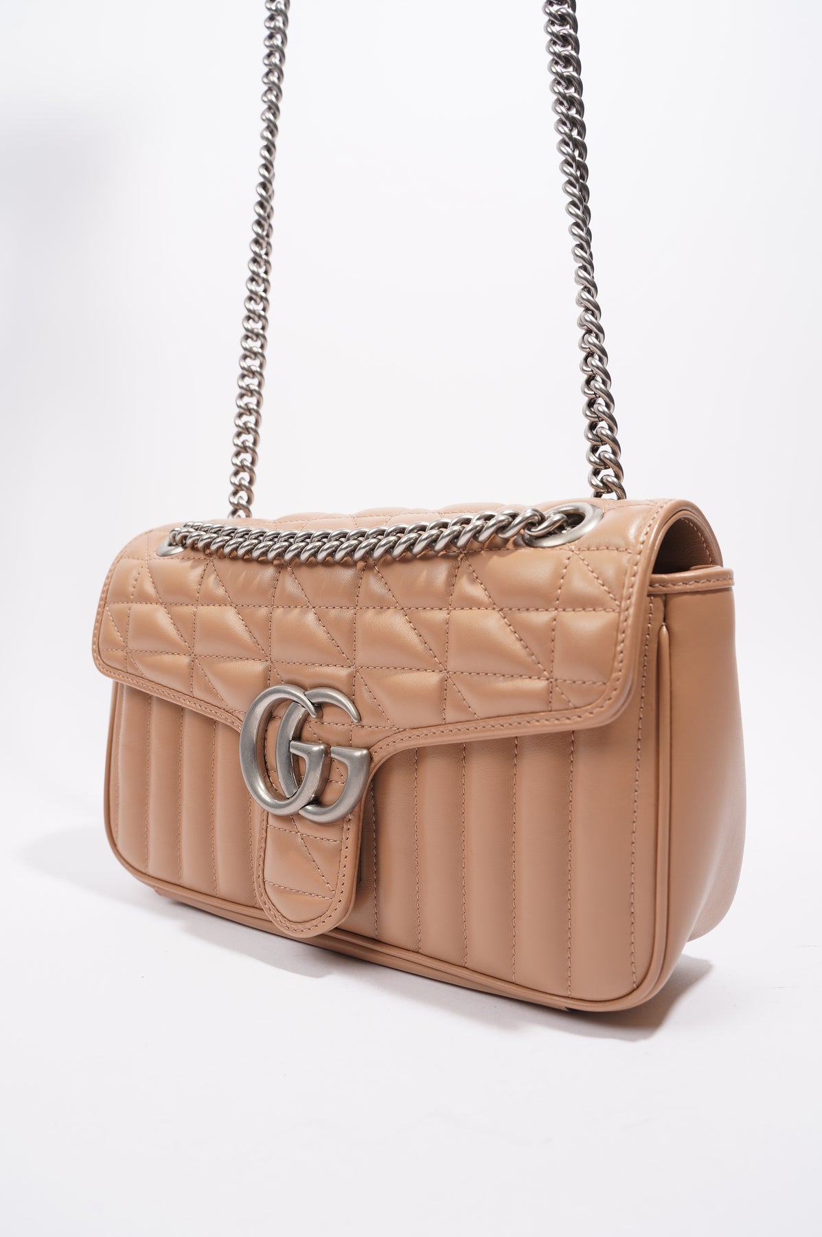 Sold Gucci Marmont 26 cm Nude 90%