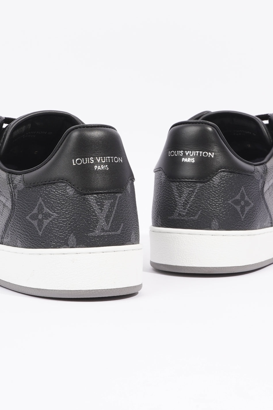 Louis Vuitton Mens Rivoli Sneaker Monogram Eclipse EU 40 / UK 6