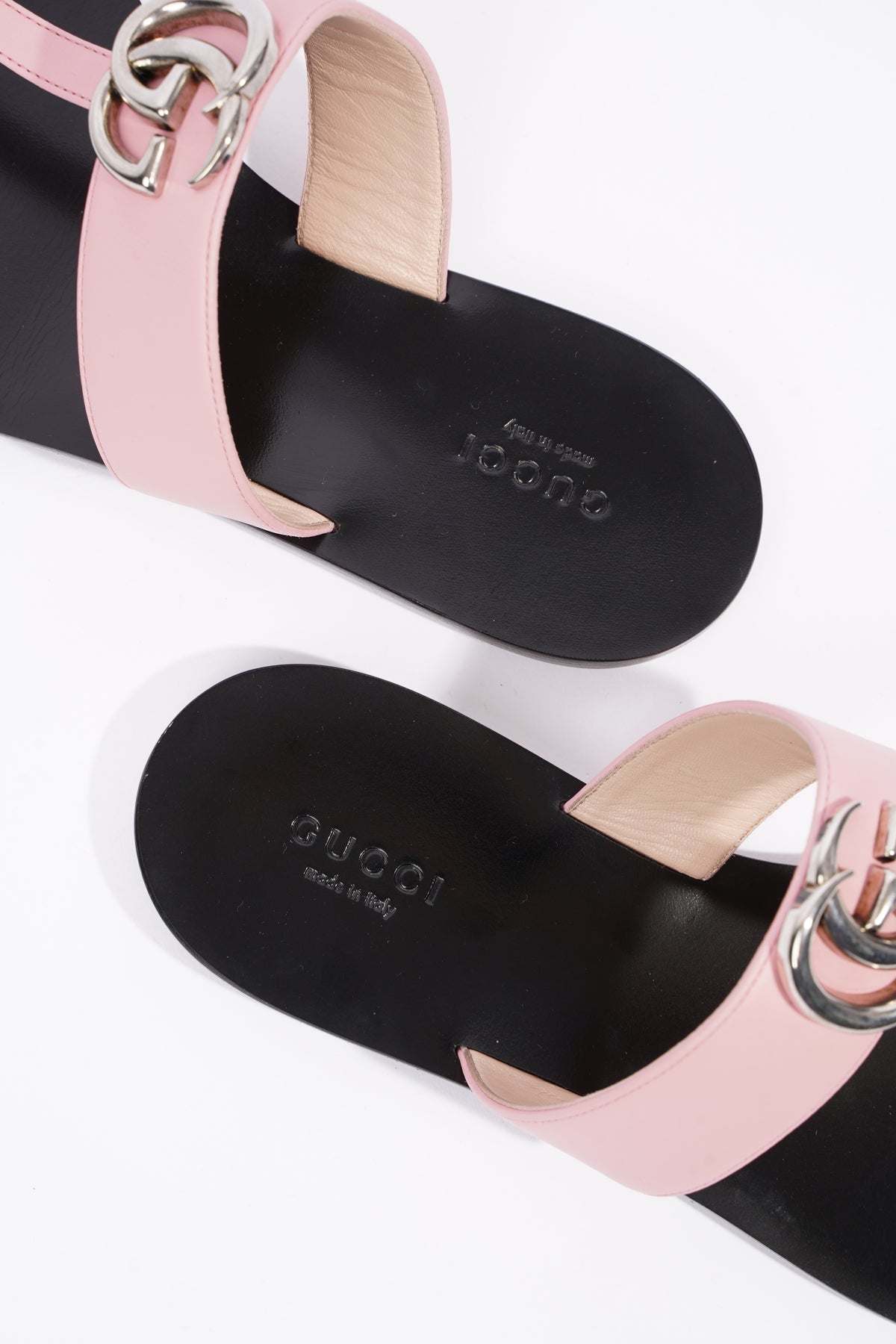 Gucci Interlocking G Thong Sandal in Black | Lyst