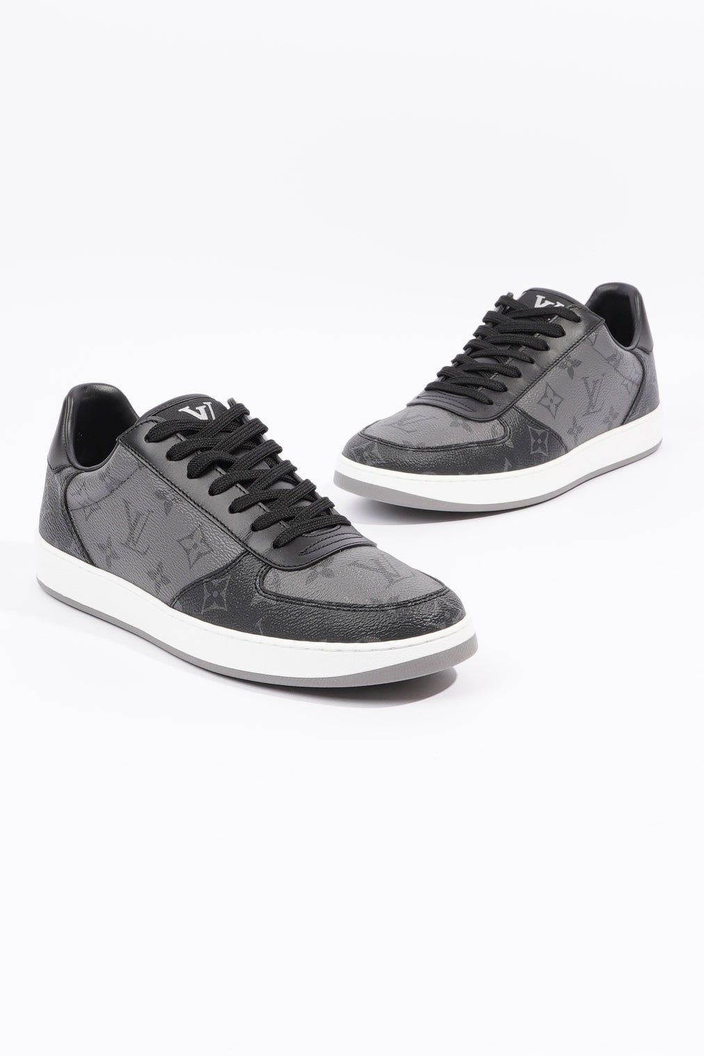 Louis Vuitton Rivoli Sneaker Monogram Eclipse. Size 07.0