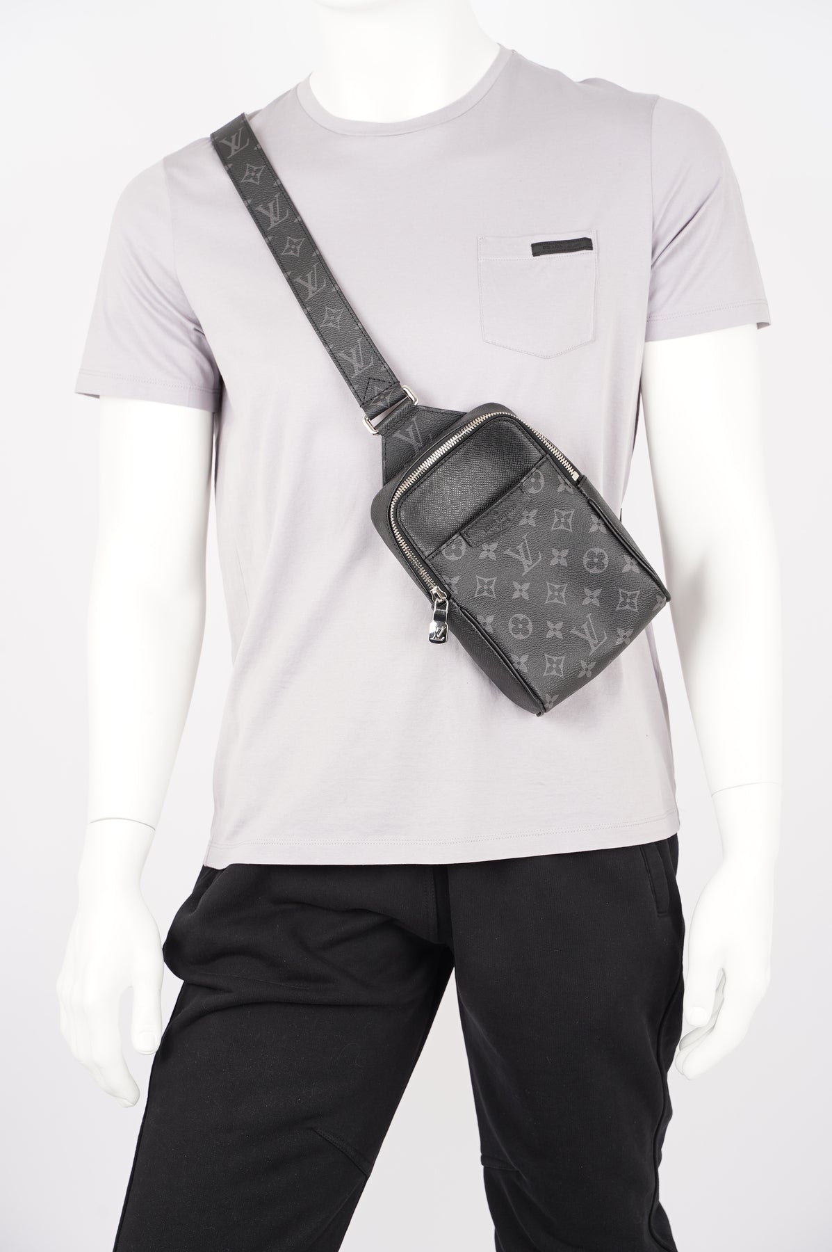 Louis Vuitton 2020 Monogram Eclipse e Sling Bag