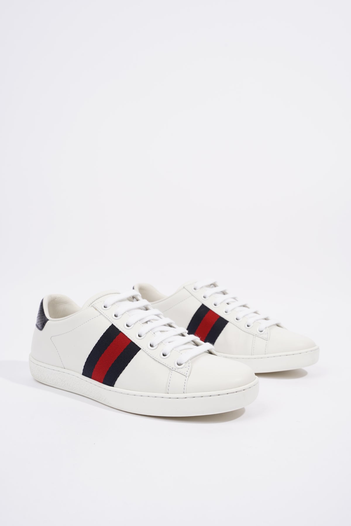 Gucci red sale white blue shoes