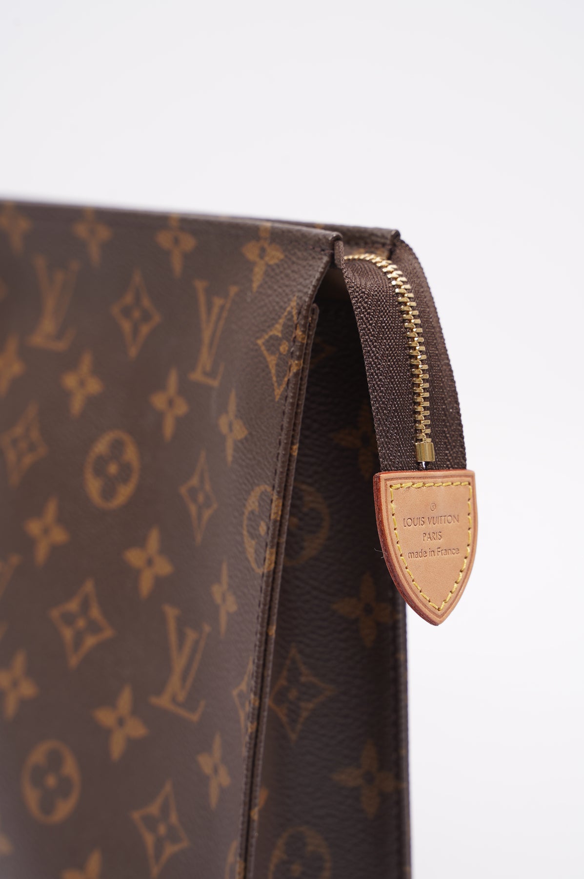 LOUIS VUITTON Toiletry bag in monogram canvas with gold …