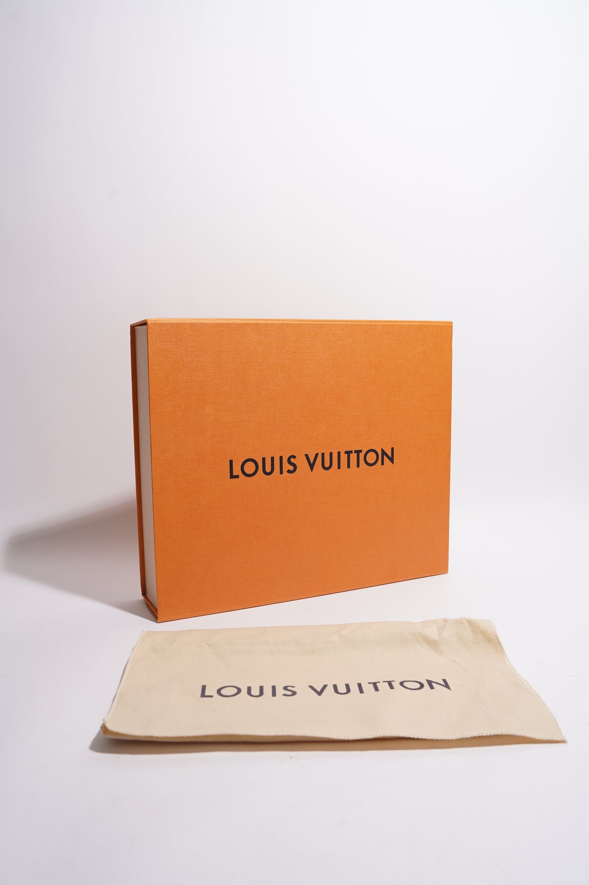 Louis Vuitton Womens Trousse Toilette Monogram 25 – Luxe Collective