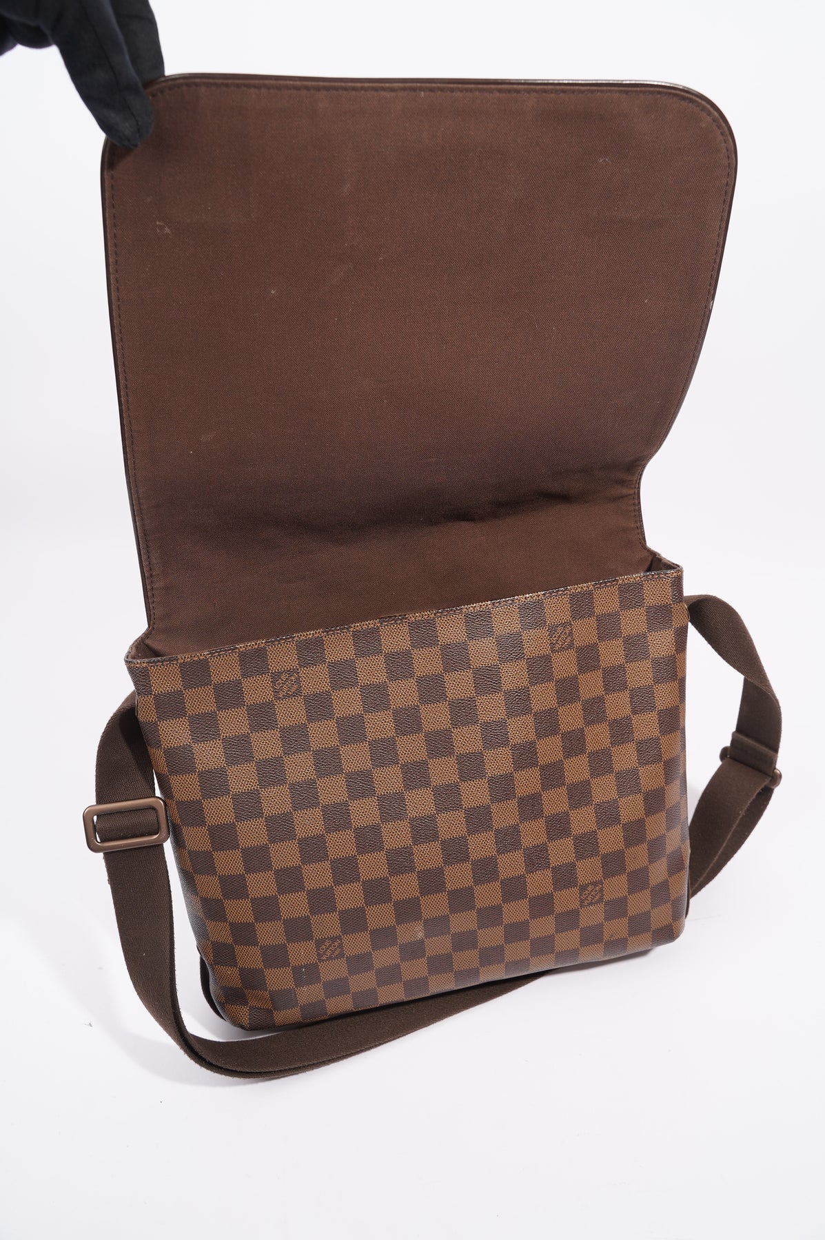 Louis Vuitton, Bags, Euc Louis Vuitton Brooklyn Mm Damier Ebene Messenger  Bag Ca51