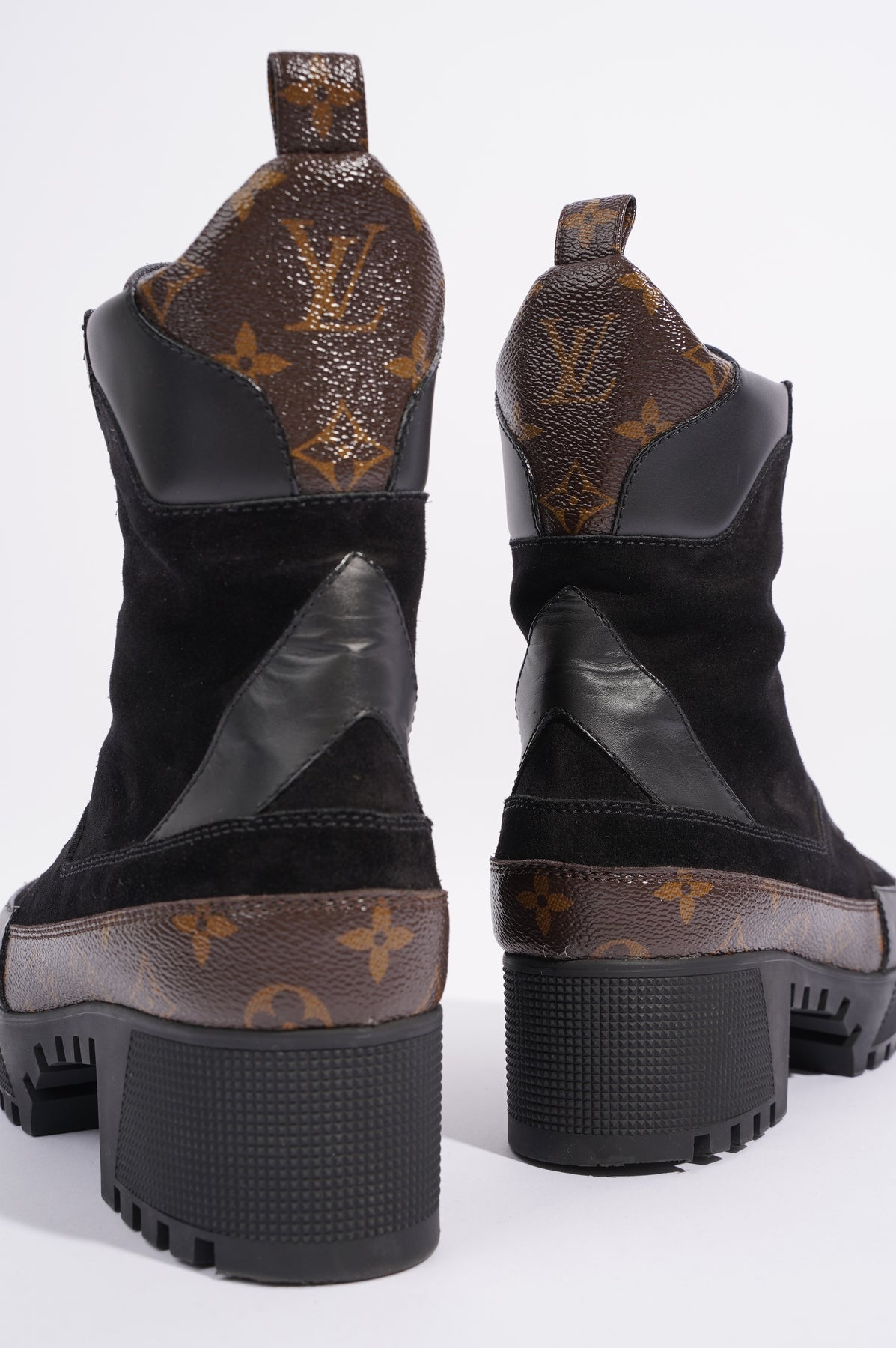 Louis Vuitton Laureate Platform Desert Boots, Grey, 41