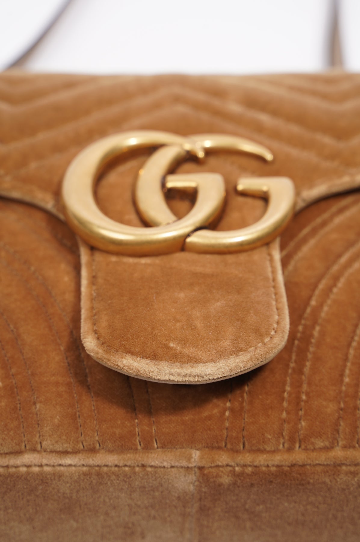 Gucci GG Marmont Velvet Medium Shoulder Bag in Brown