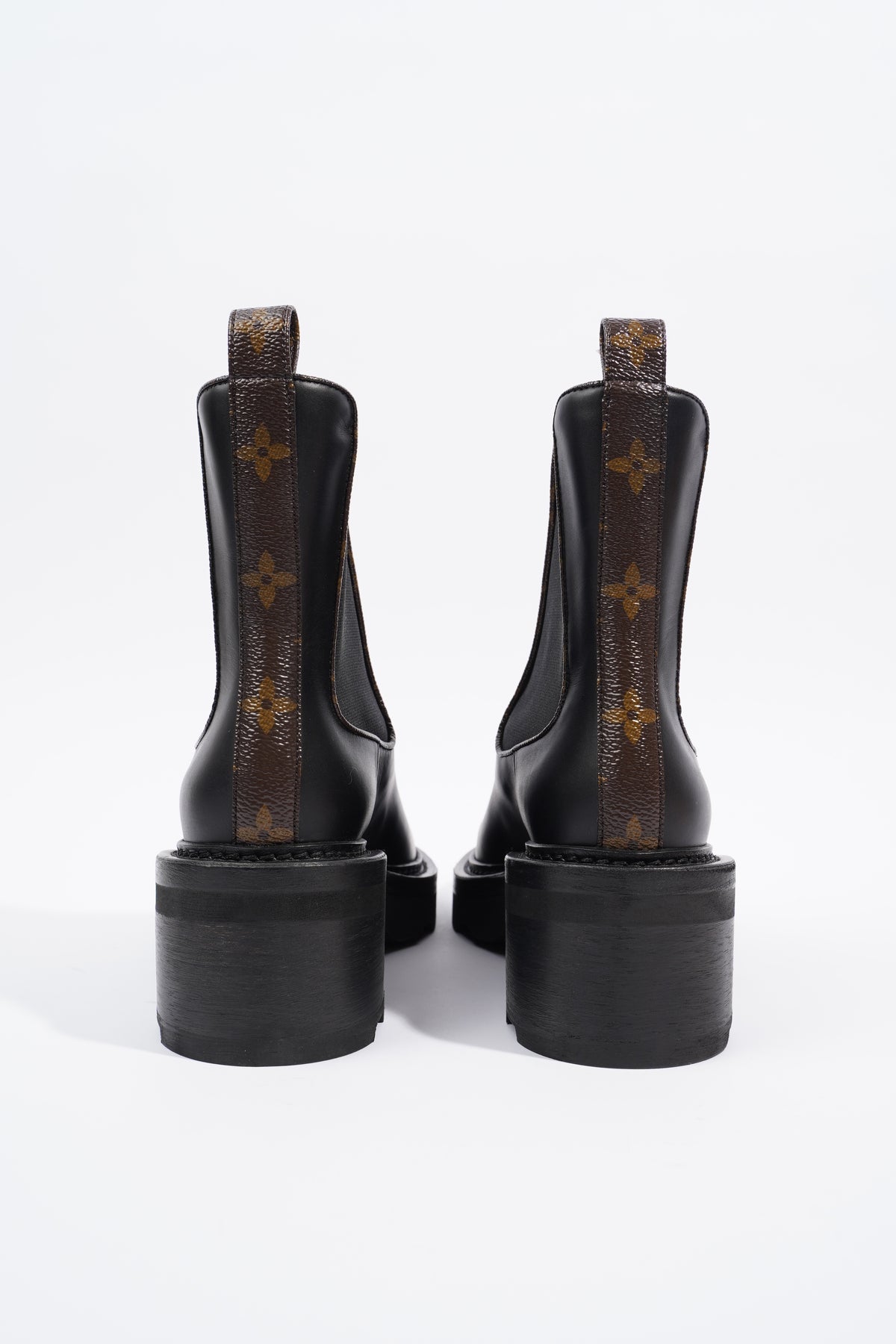 Pre-owned Louis Vuitton Lv Beaubourg Ankle Boots In Brown