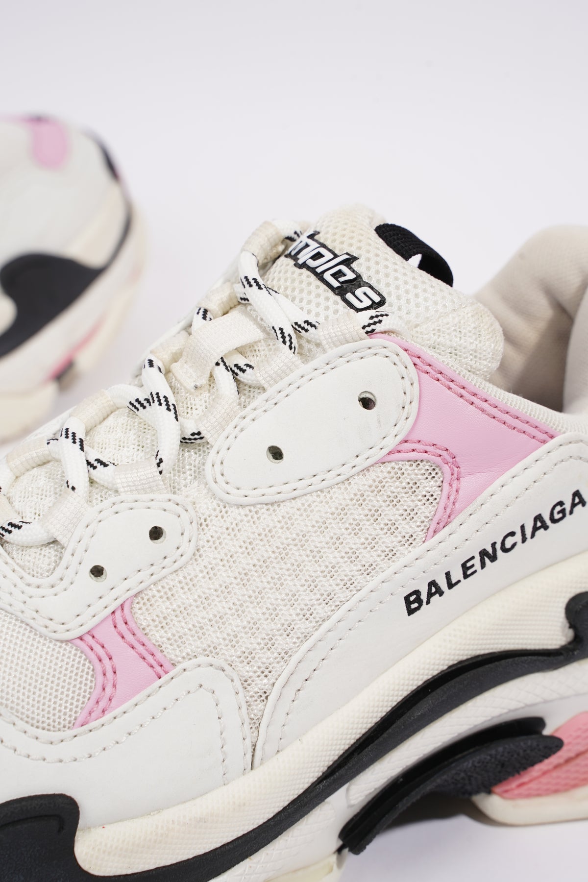 Pink black clearance white balenciaga