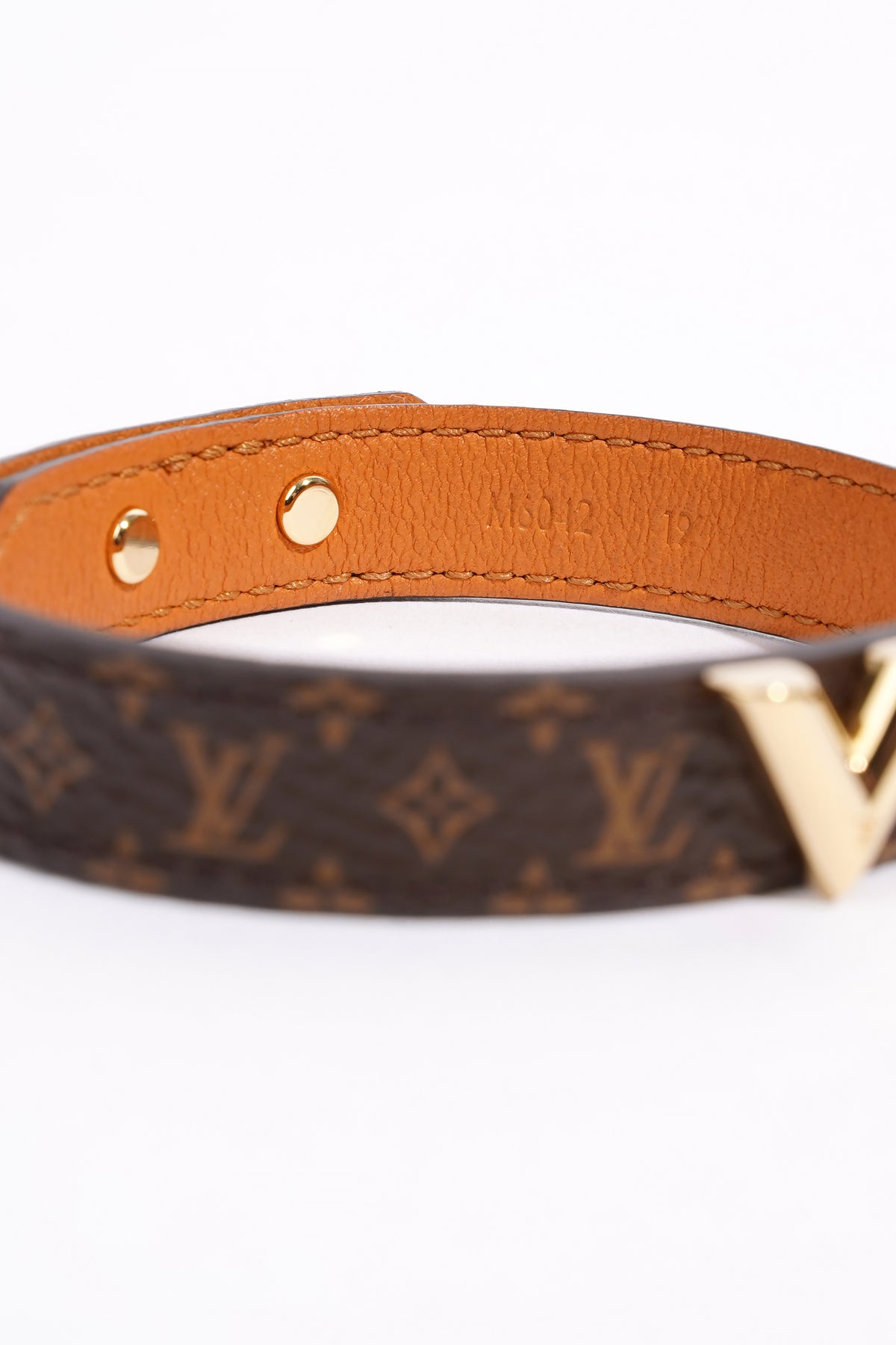 Louis Vuitton Essential Bracelet Monogram Canvas 19 – Luxe Collective