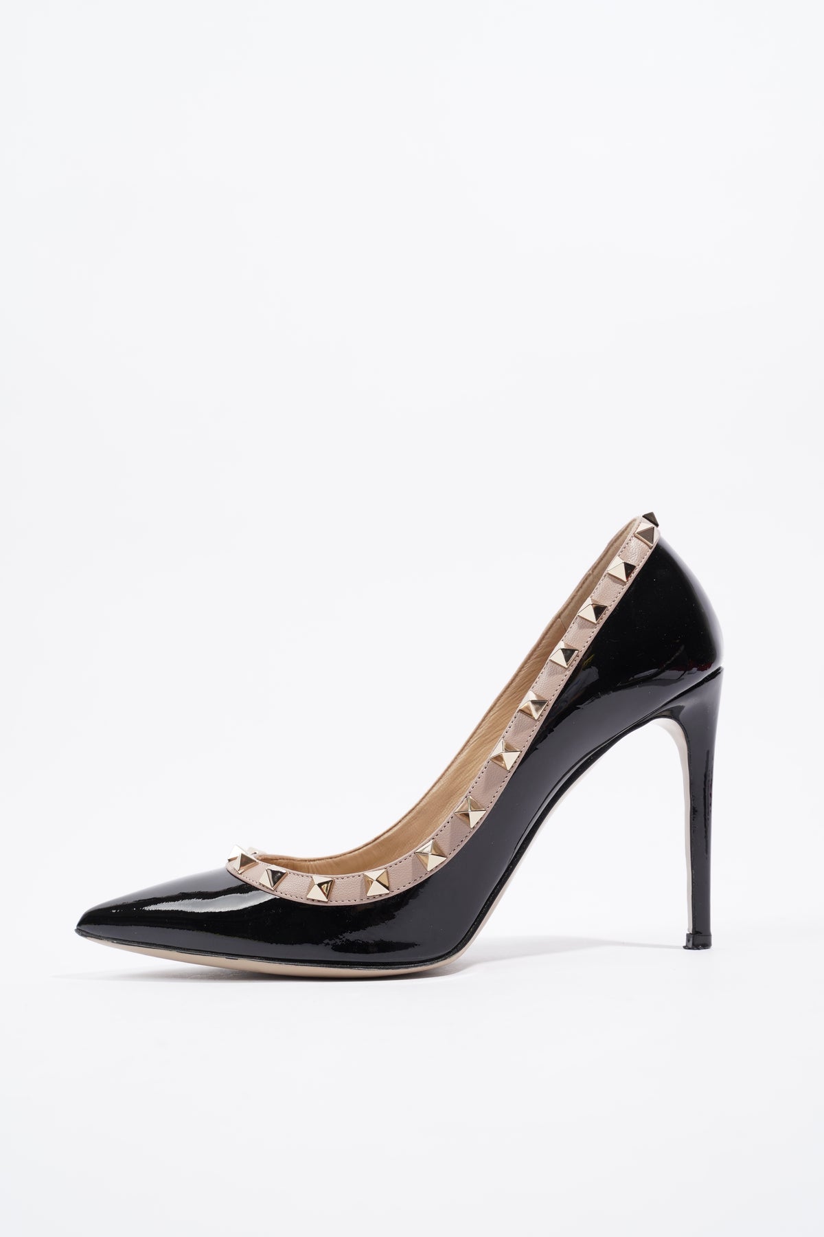 Valentino black store patent rockstud pumps