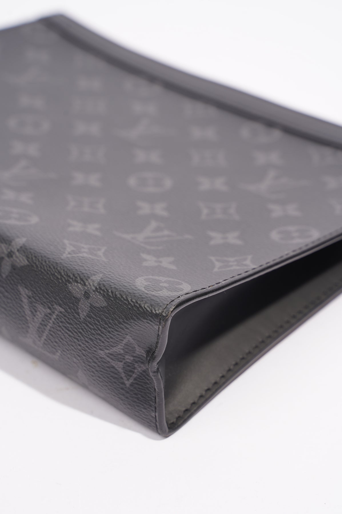 Louis Vuitton Black Monogram Eclipse Pochette Outdoor Cloth ref.953399 -  Joli Closet