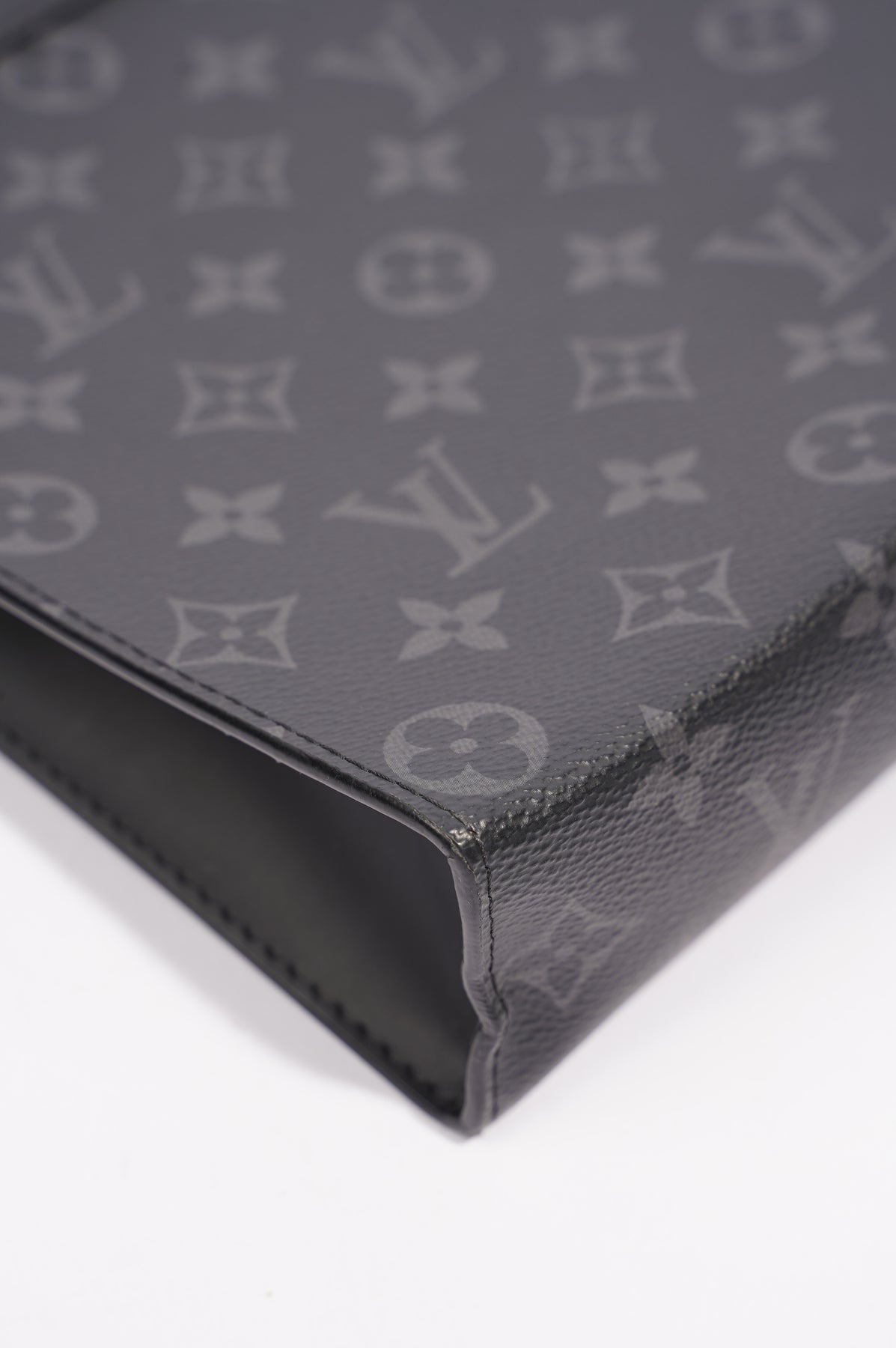 Louis Vuitton Black Monogram Eclipse Pochette Outdoor Cloth ref.953399 -  Joli Closet
