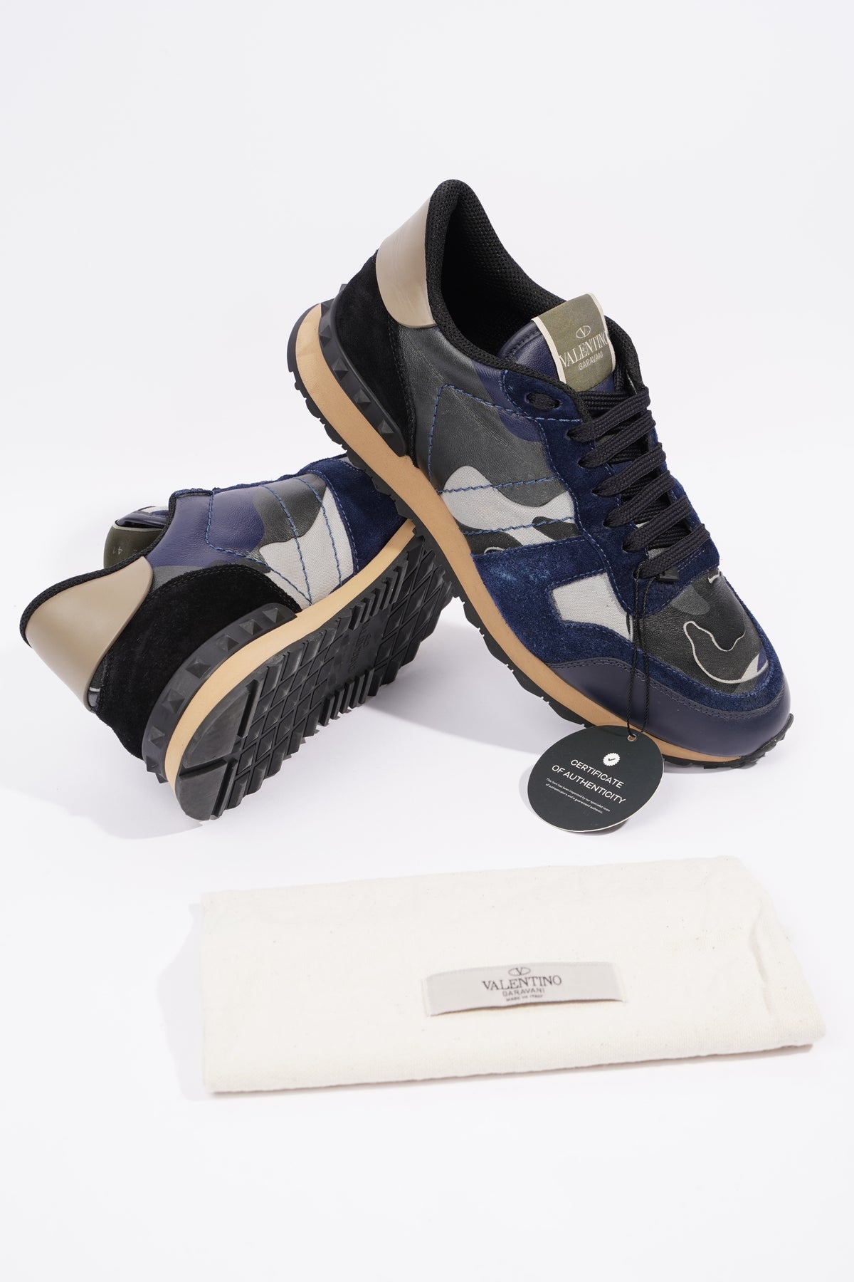 Mens navy valentino outlet trainers