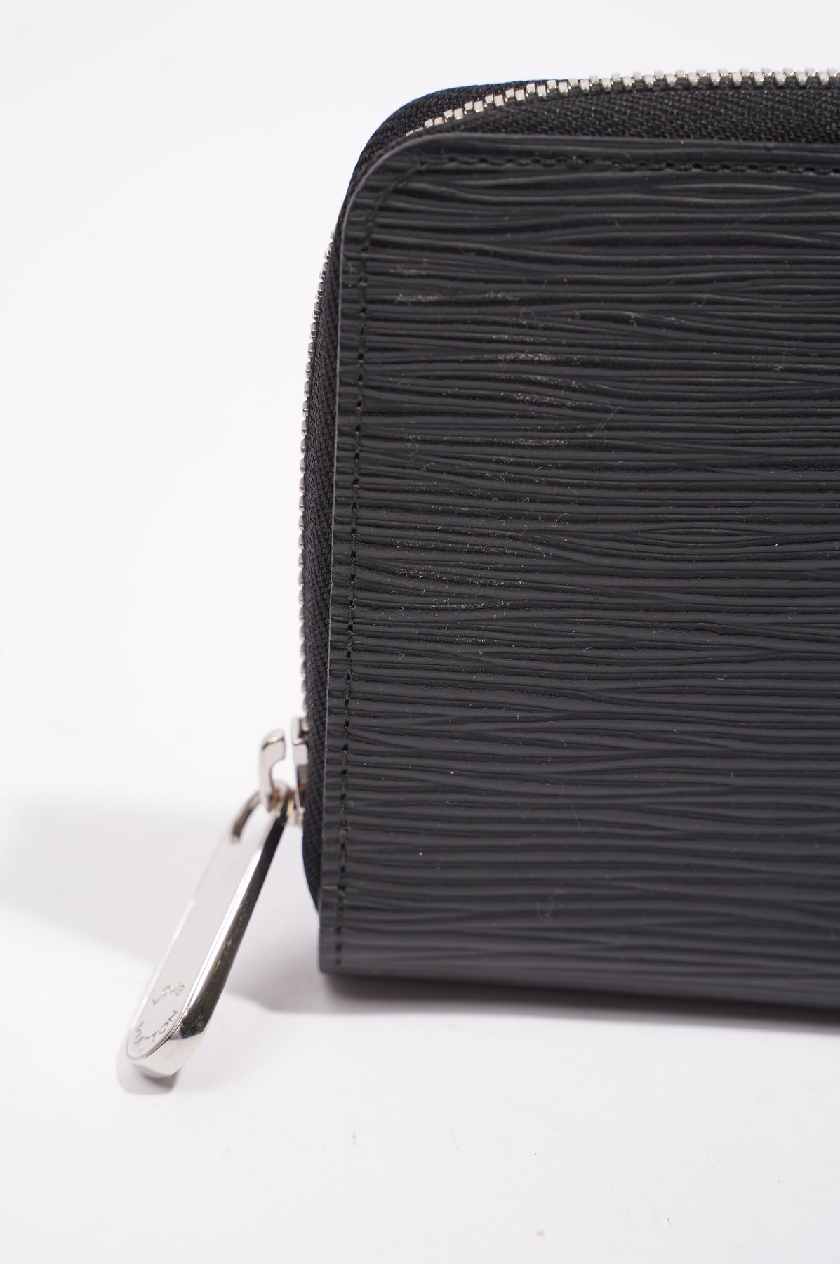 Louis Vuitton Zippy Wallet Black Epi Leather – Luxe Collective