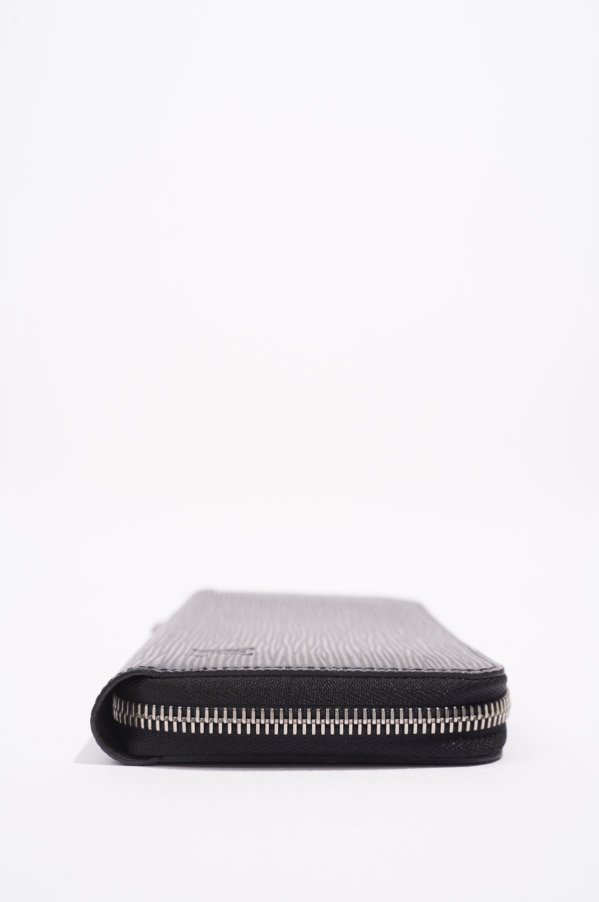 LOUIS VUITTON Black Epi Zippy Wallet M61857 W/Dust Bag and Box