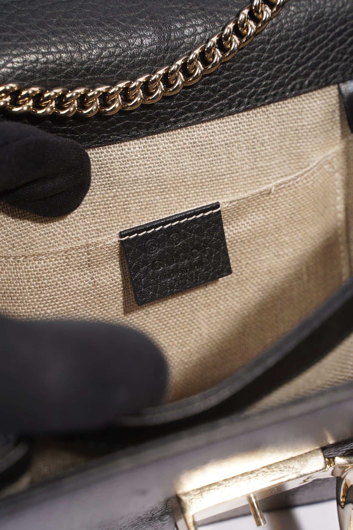 Gucci Interlocking GG Shoulder Bag Mini White - LVLENKA Luxury