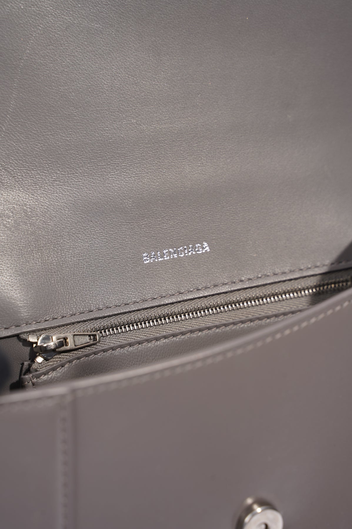 Balenciaga Womens Hourglass Bag Small – Luxe Collective