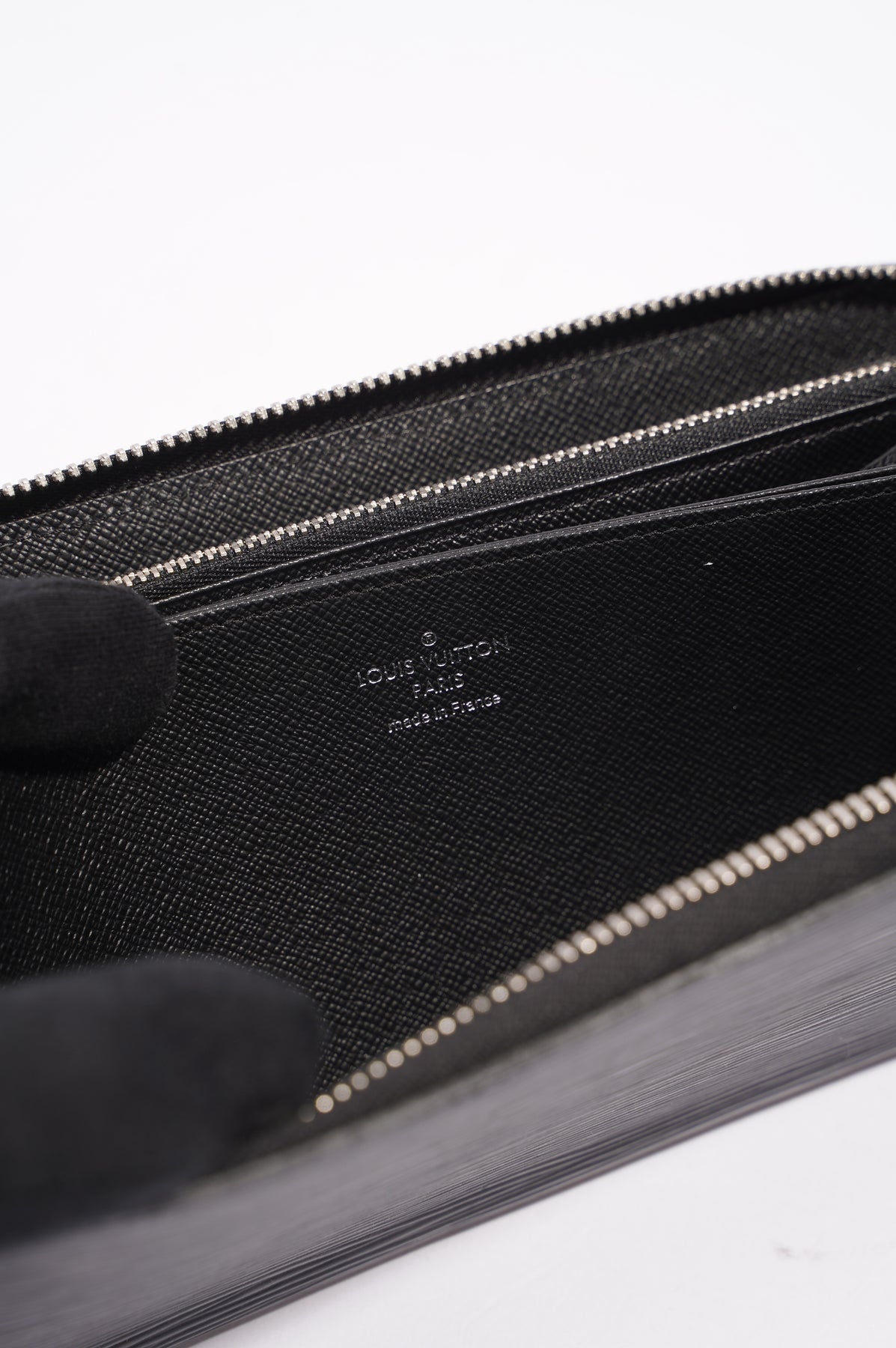Louis Vuitton Womens Slim Wallet Monogram / Black – Luxe Collective