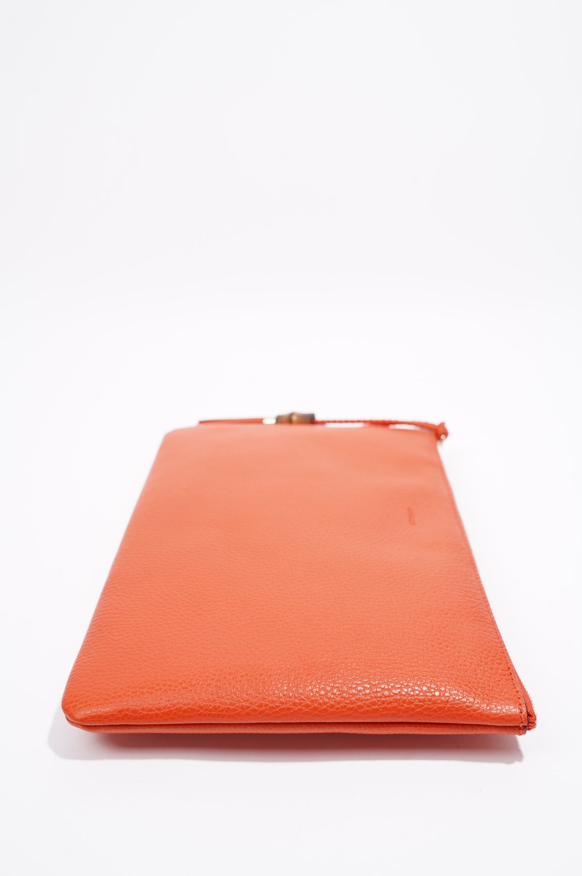 Gucci Orange Pebbled Leather Soho Zippy Wallet W/ Embroidered GG For Sale  at 1stDibs | gucci zippy wallet, orange gucci wallet, gucci wallet orange