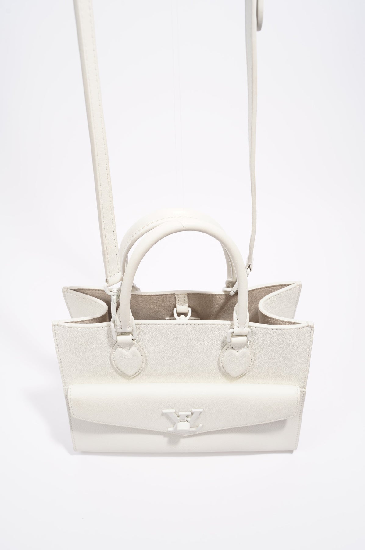 Louis Vuitton Womens Lockme Bag White Leather – Luxe Collective