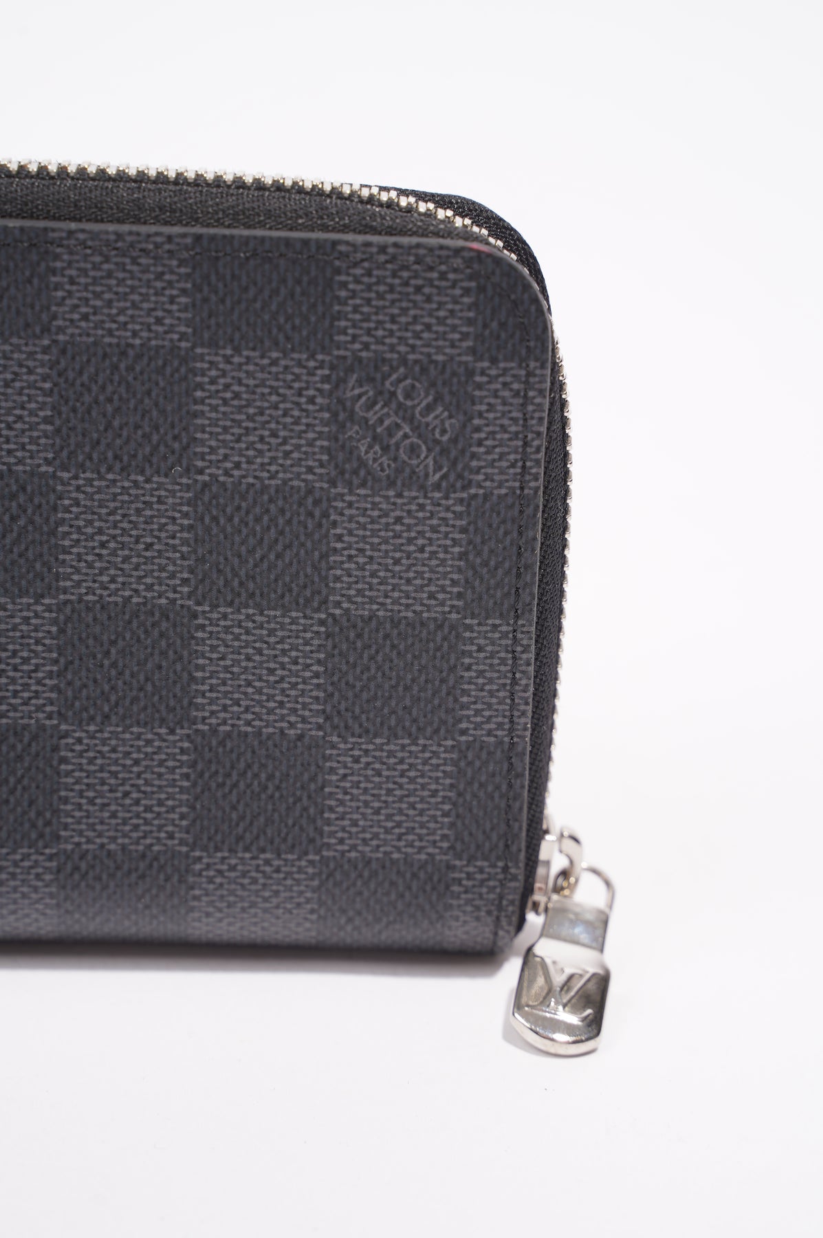 Louis Vuitton Damier Graphite Zippy Vertical Wallet QJACBDQCKB003