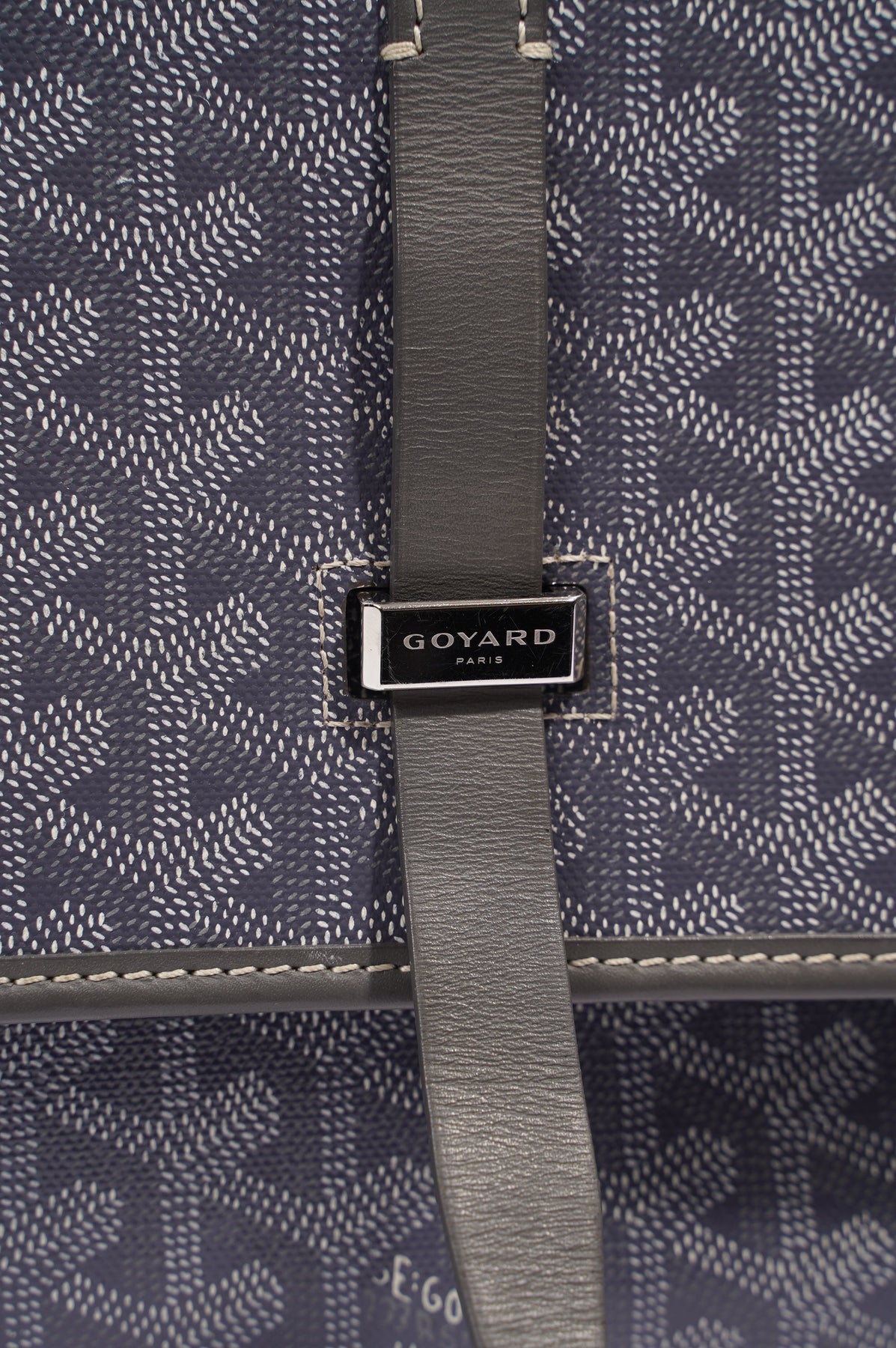 Goyard Womens Belvedere Messenger Grey GM – Luxe Collective