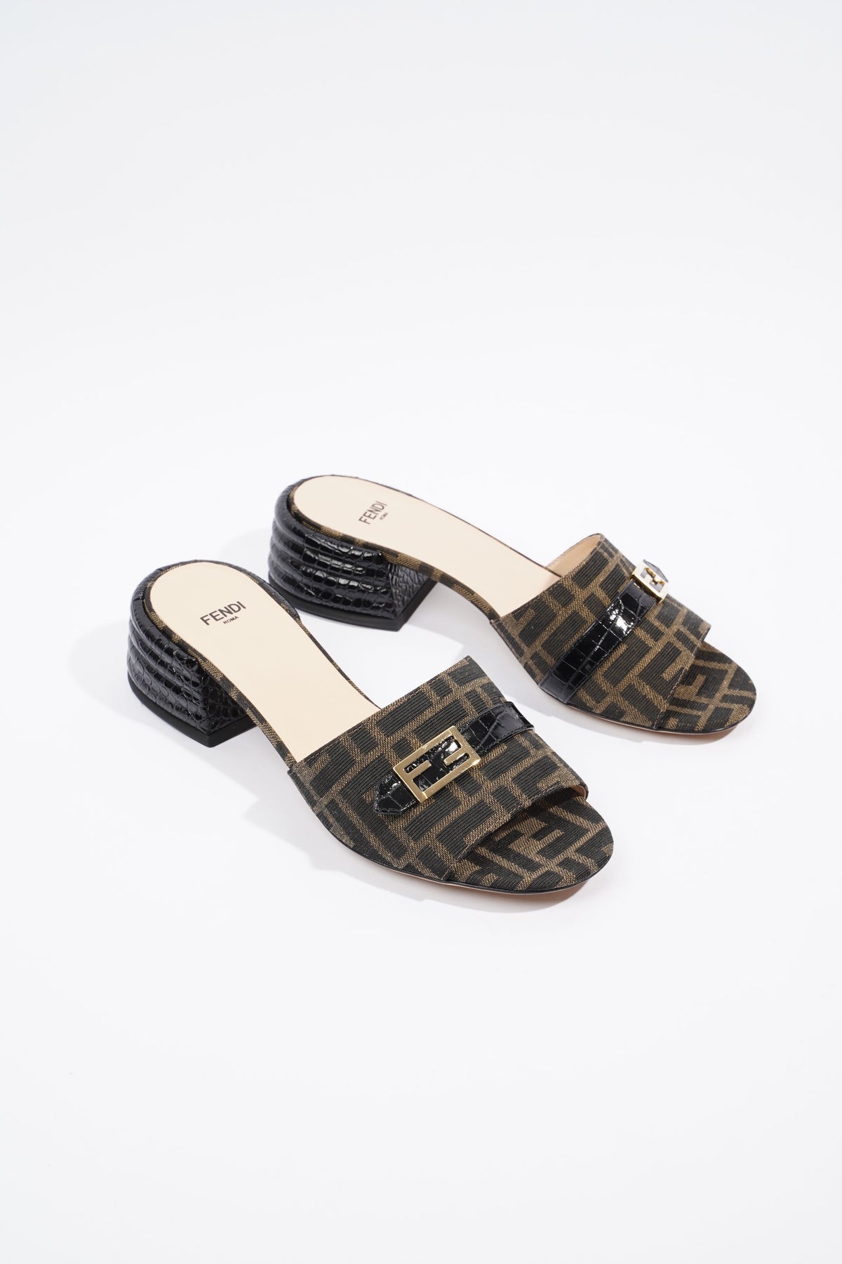 Fendi zucca outlet sandals